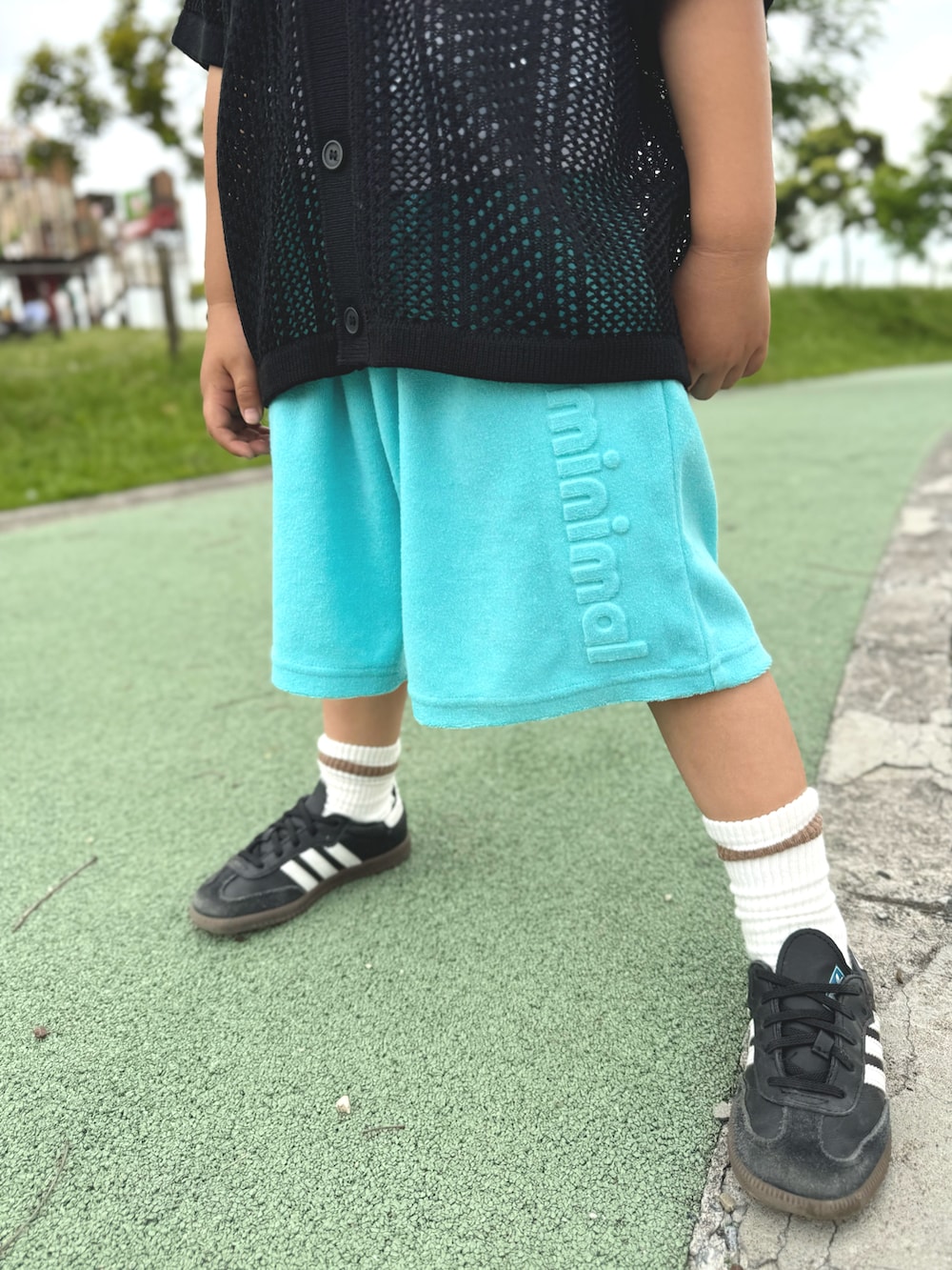 「やっぱり帽子が好き、シャツスタイル、シャツコーデ、ビーニー、公園スタイル、公園コーデ、4歳、男の子コーデ、男の子ママ、むすこーで、息子コーデ、スポーツミックス、お出かけコーデ、おでかけコーデ、子供服」｜「GUのアイテム（ニットキャップ/ビーニー、ホワイト系）」を使った、ouchan08さん（キッズ・100cm）の夏コーディネートの4枚目の写真