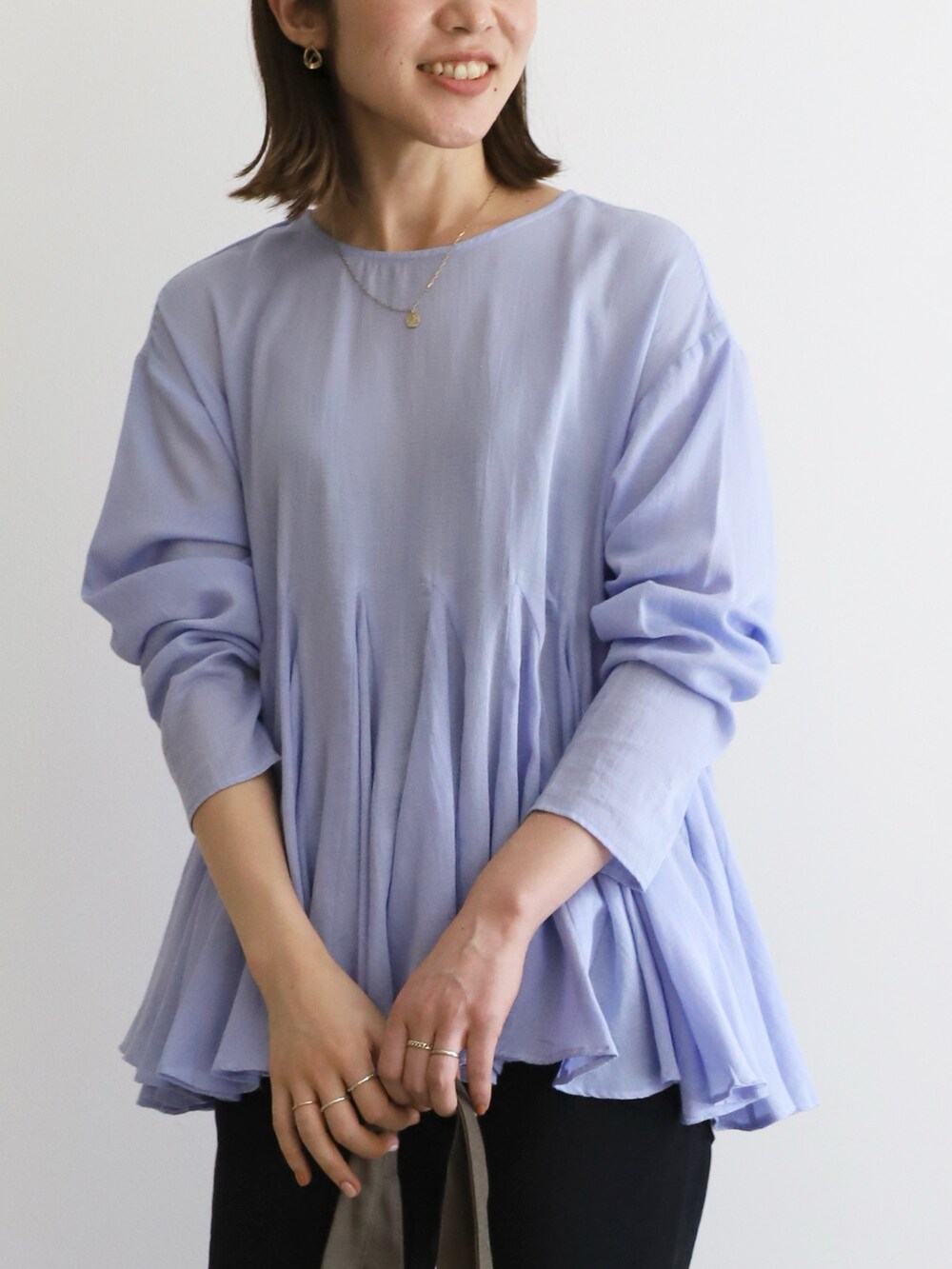 「marmors、マルモア、mica&deal、マイカアンドディール、ブラウス、ブルー、春色、春夏コーデ、春服コーデ、デートコーデ、オトナ女子、大人カジュアル、大人ガーリー、きれいめカジュアル、キレイめ」｜「my instagram 📷のアイテム（その他、その他）」を使った、erikaさん（レディース・163cm）の春コーディネートの4枚目の写真