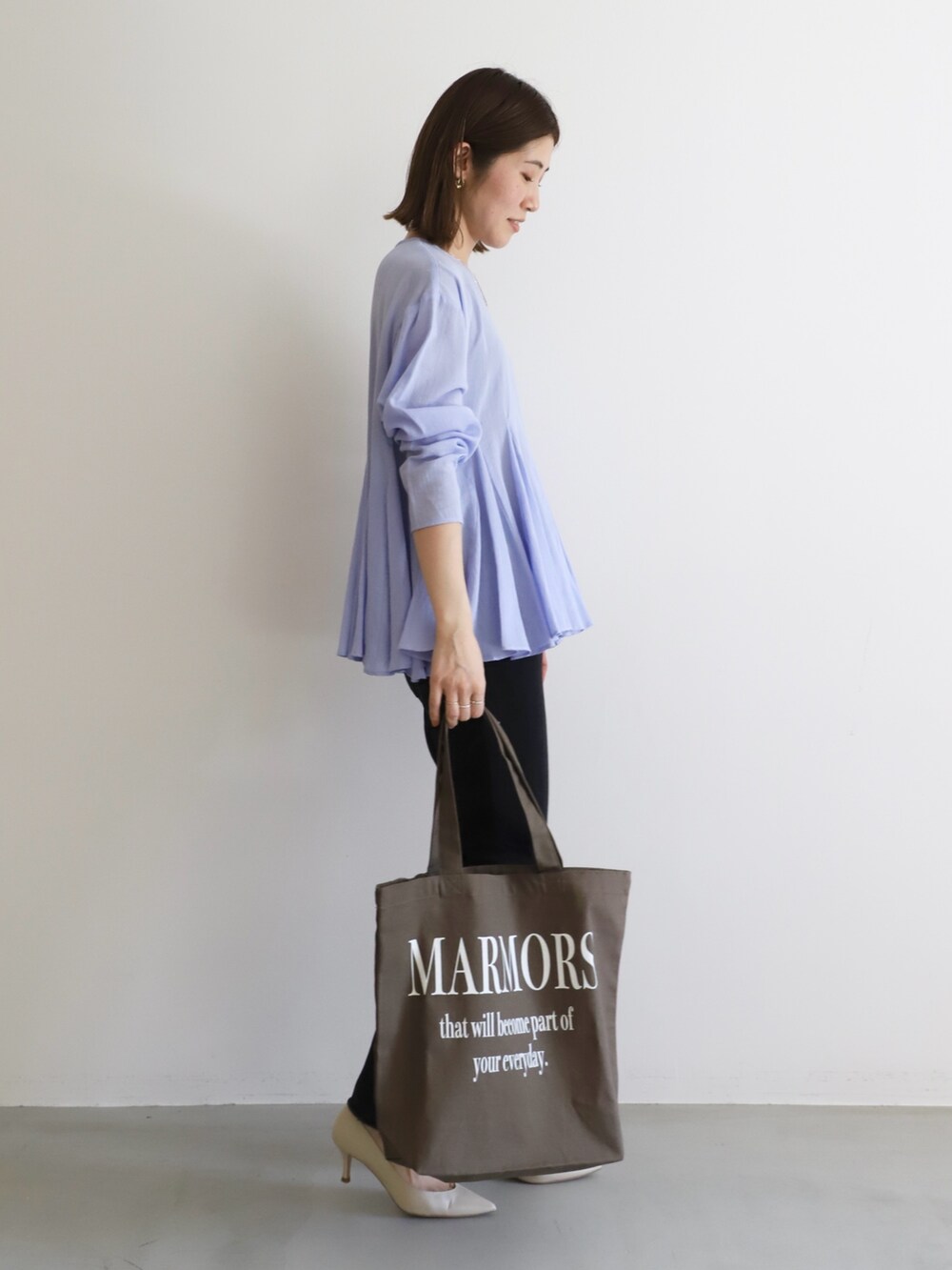 「marmors、マルモア、mica&deal、マイカアンドディール、ブラウス、ブルー、春色、春夏コーデ、春服コーデ、デートコーデ、オトナ女子、大人カジュアル、大人ガーリー、きれいめカジュアル、キレイめ」｜「my instagram 📷のアイテム（その他、その他）」を使った、erikaさん（レディース・163cm）の春コーディネートの2枚目の写真