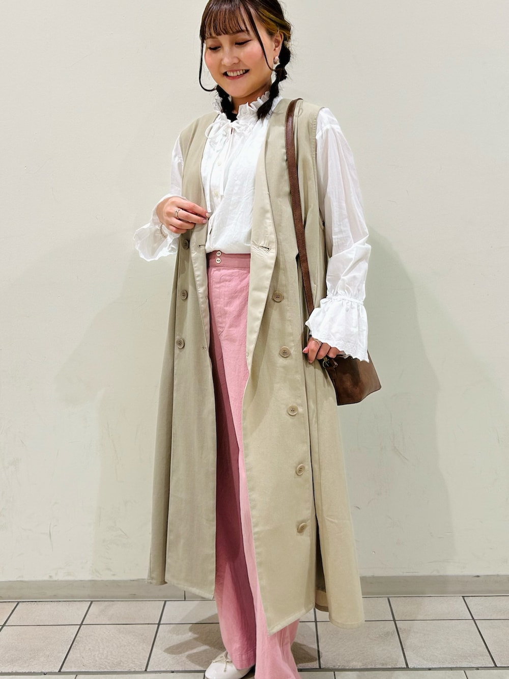 「春のNewスタイル、ゆべしコラボ、春、ゆべし、ゆべし×SamansaMos2、花見、花見コーデ、八王子、オクトーレ」｜「Samansa Mos2のアイテム（パンツ、ピンク系）」を使った、なっちゃんさん（レディース・161cm）の春コーディネートの3枚目の写真