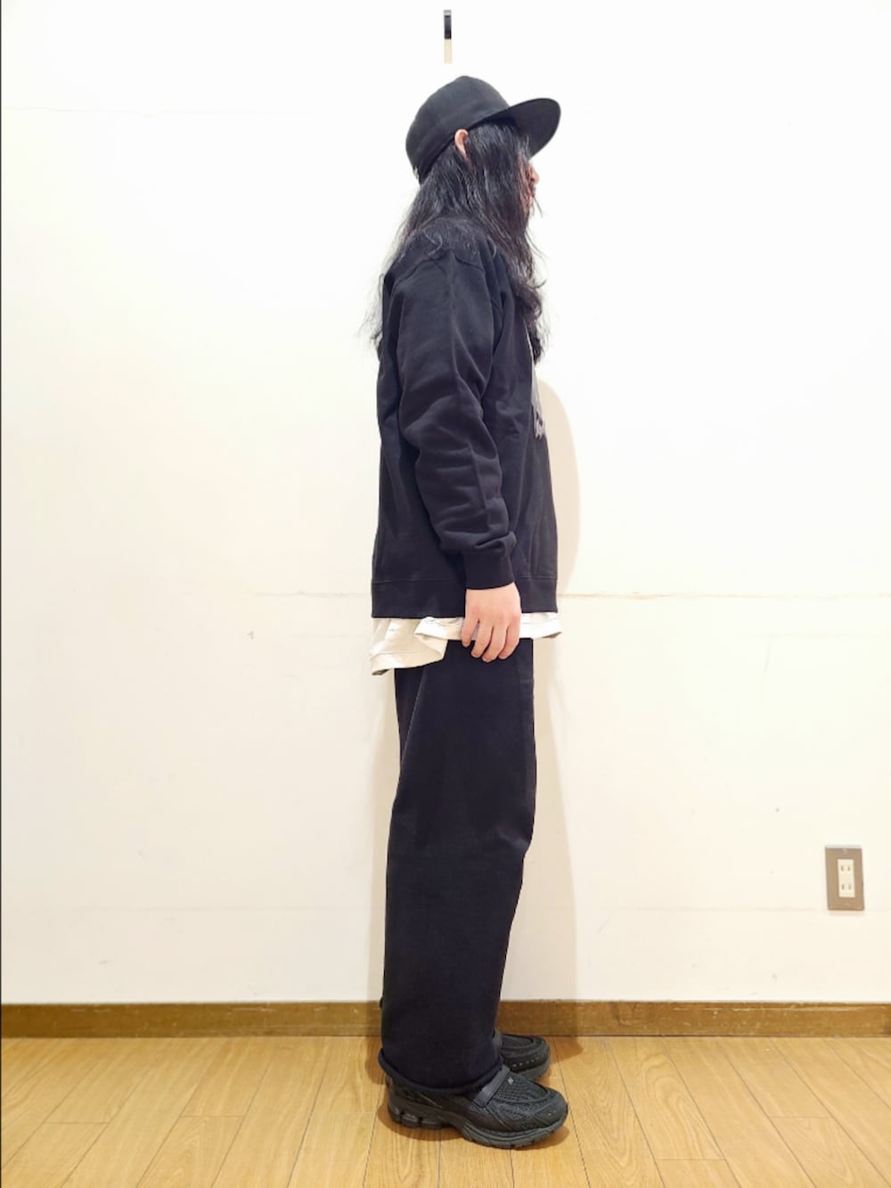 その他のスウェットを着用したメンズの冬コーディネートの2枚目の写真