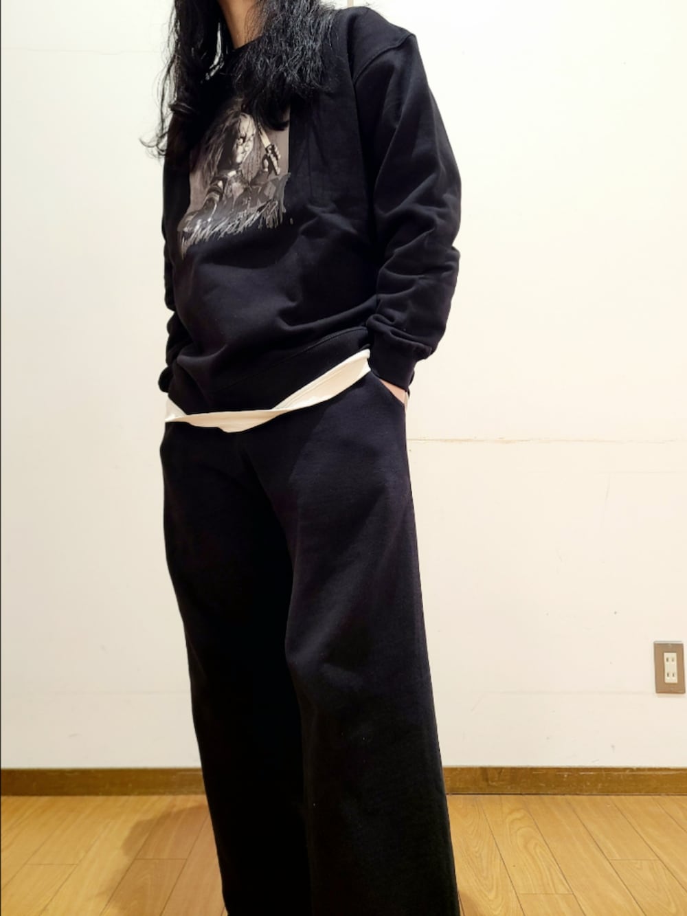 その他のスウェットを着用したメンズの冬コーディネートの4枚目の写真