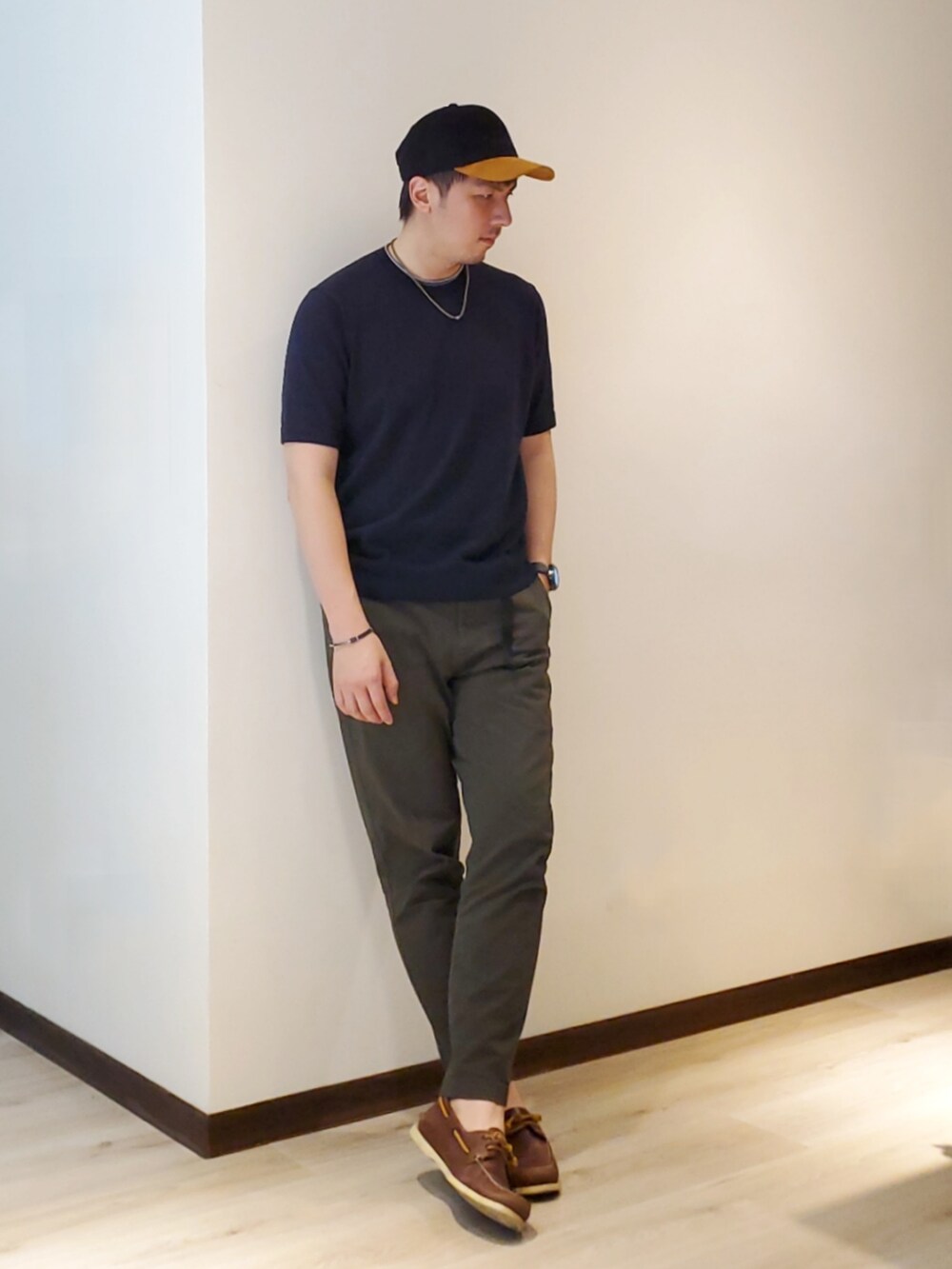「Timberlandのビンテージ スタイル ウール ブレンド ベースボール キャップ（キャップ、ブラック系）」を使った、mads Kaoさん（メンズ・178cm）の春コーディネートの2枚目の写真