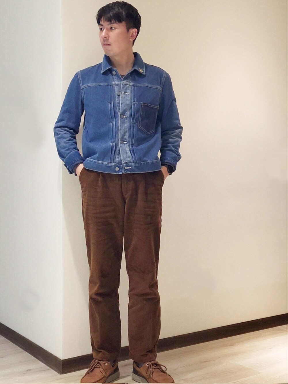 「Clarksのアイテム（その他シューズ、ブラウン系）」を使った、mads Kaoさん（メンズ・178cm）の冬コーディネートの2枚目の写真