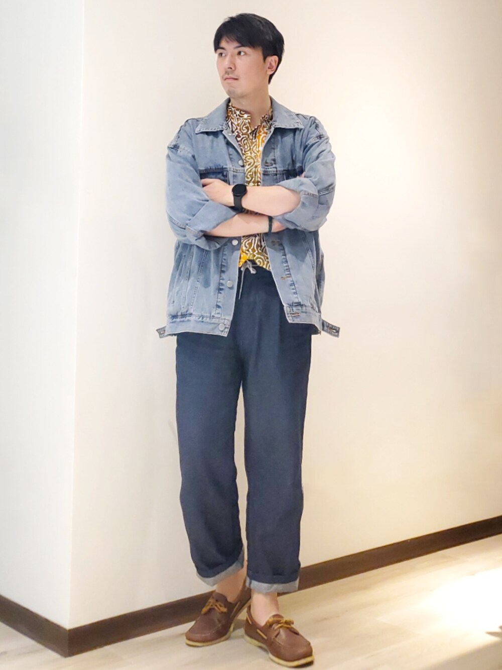 「Levi'sのアイテム（デニムパンツ、ブルー系）」を使った、mads Kaoさん（メンズ・178cm）の秋コーディネートの2枚目の写真