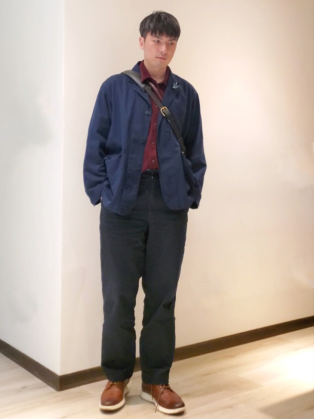 「mujiのアイテム（チノパンツ、ブルー系）」を使った、mads Kaoさん（メンズ・178cm）の秋コーディネートの2枚目の写真