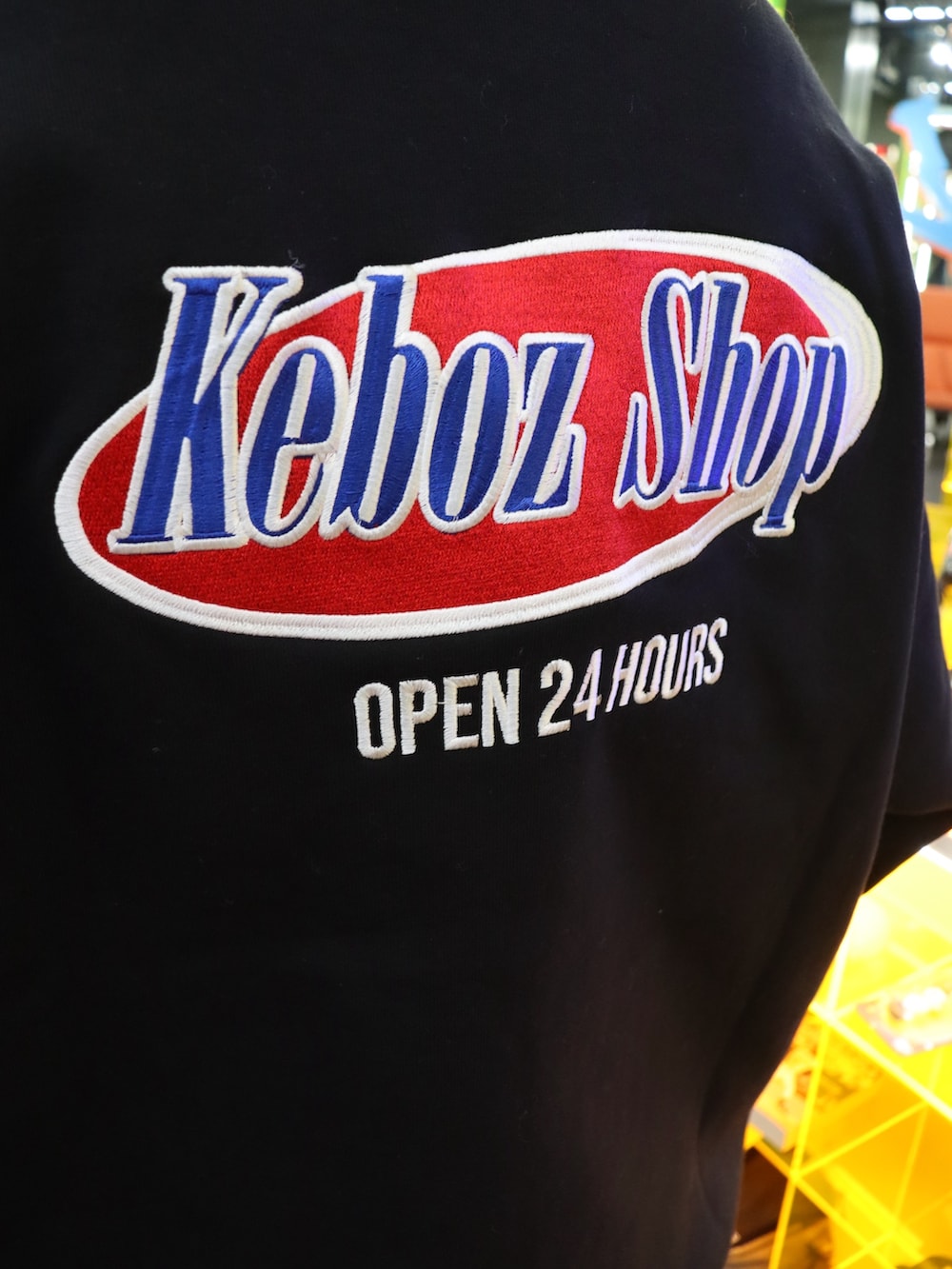 「KEBOZの2CB SWEAT HOODIE（パーカー、ブラック系）」を使った、馬場奏流さん（メンズ・174cm）の冬コーディネートの5枚目の写真