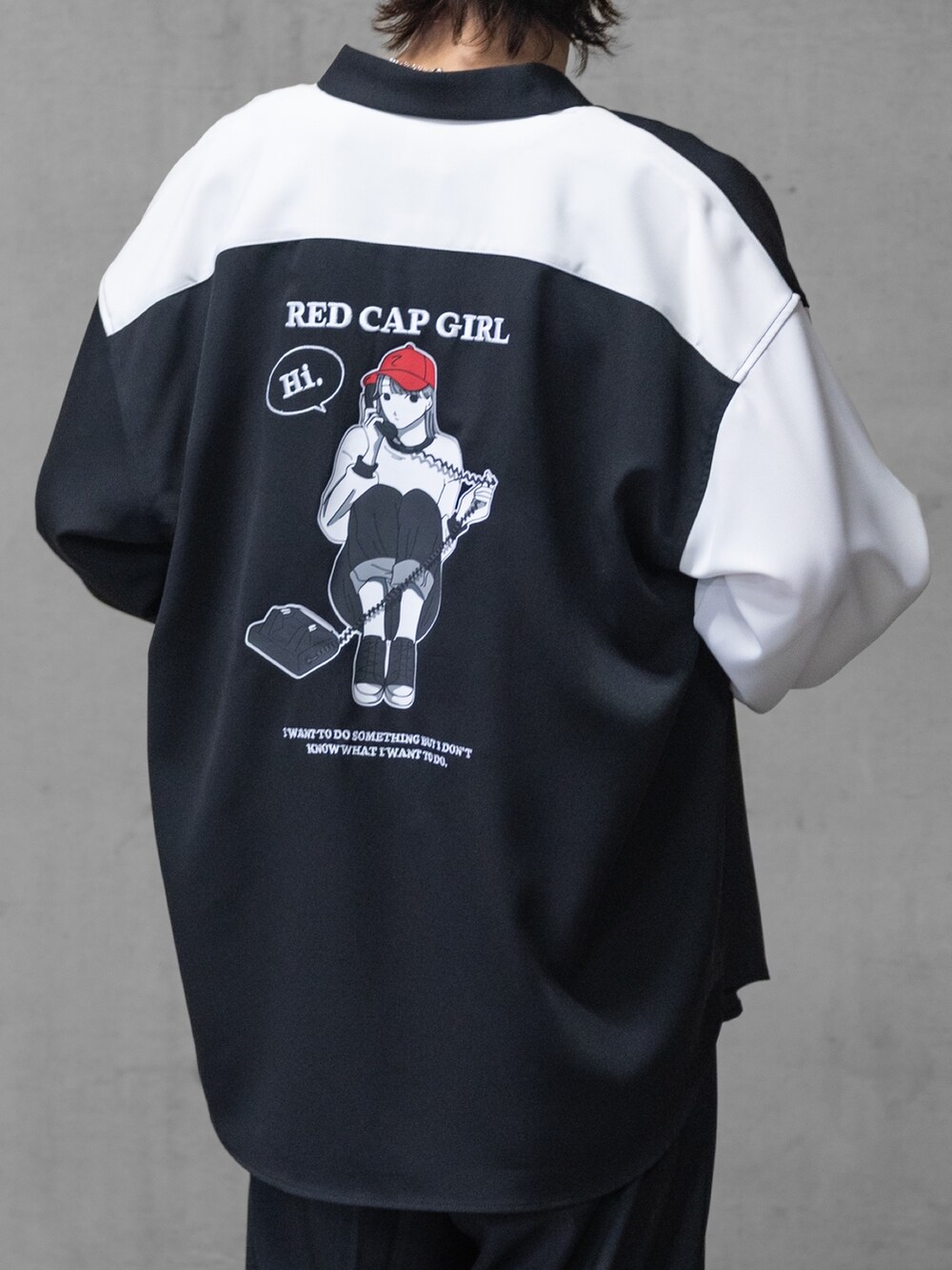 ブラック系のその他パンツ、ブラック系のドレスシューズ、その他のシャツ/ブラウスを着用したメンズの夏コーディネートの5枚目の写真