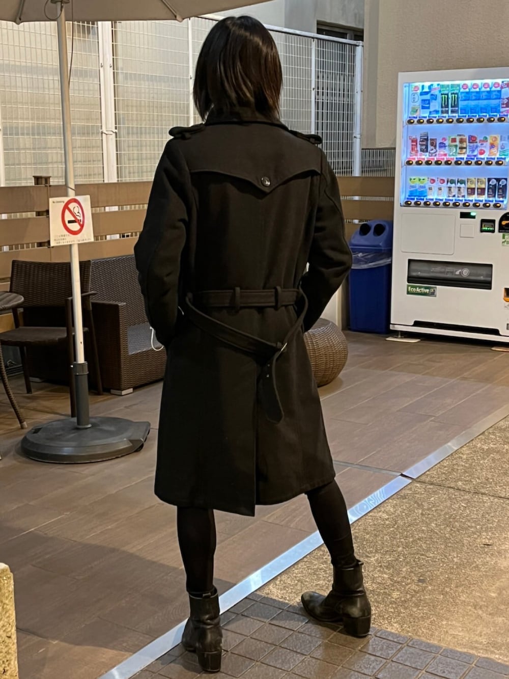 「黒スキニー、ヒールブーツ、タートルネック」｜「CIVARIZEのアイテム（ジャケット/アウター、ブラック系）」を使った、もくよーさん（メンズ・168cm）の春コーディネートの2枚目の写真
