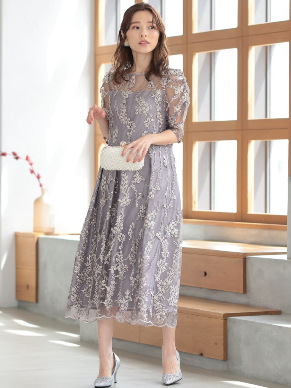 「チャンキーヒール、チャンキーヒールパンプス、チャンキーヒール美脚パンプス、最近のいい感じコーデ、お出かけコーデ、大人可愛い、パーティー、結婚式、オケージョン、チャンキーヒールサンダル、春カラー、ママファッション、ロングワンピース、30代コーデ、きれいめコーデ」｜「PREFERIRの刺繍 レース バックリボン 結婚式 パーティ ドレス（ドレス、パープル系）」を使った、PREFERIR_webさん（レディース・163cm）の春コーディネートの2枚目の写真