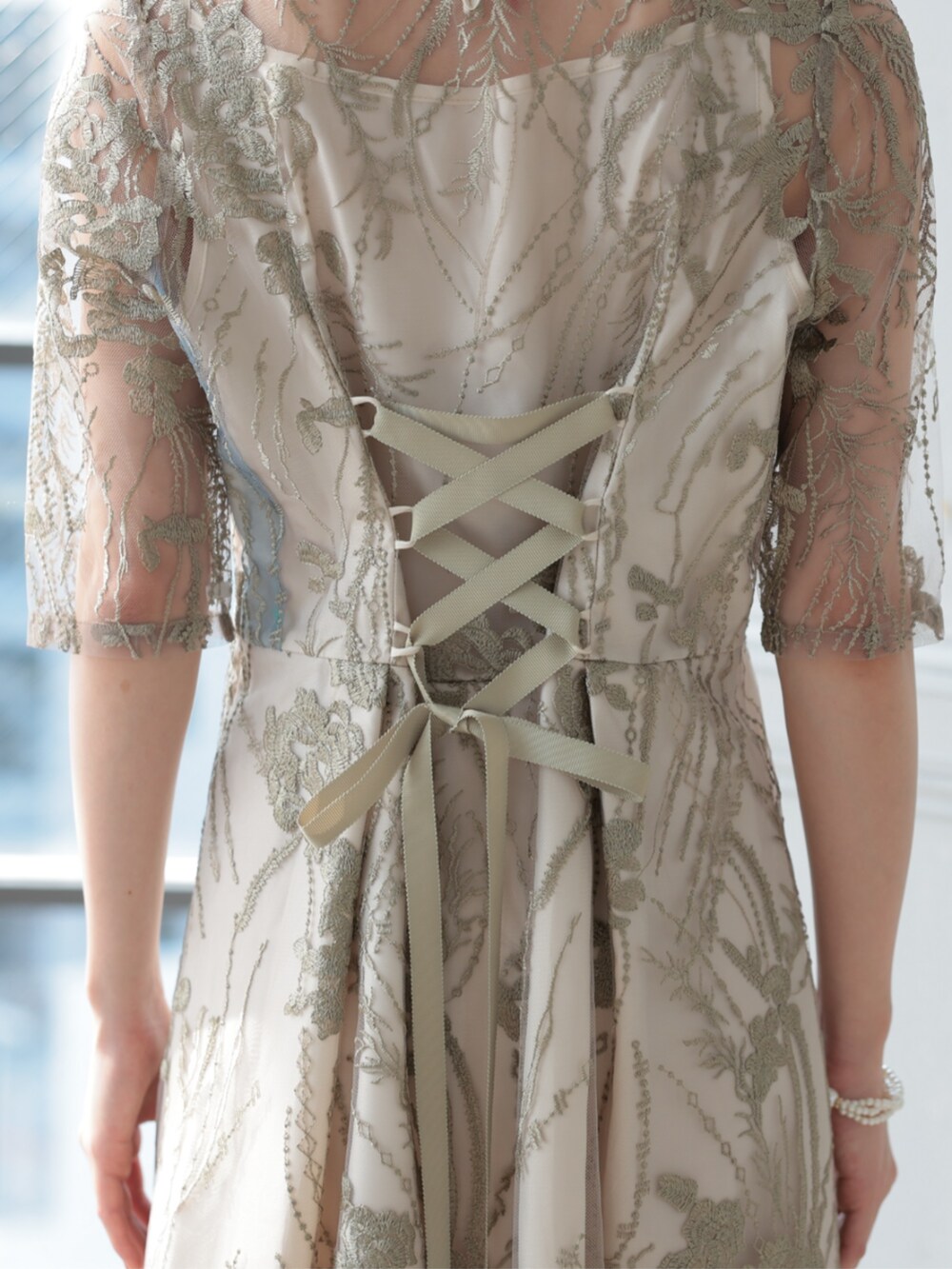 「レースワンピース、刺繡ワンピース、大人可愛い、パーティー、結婚式、オケージョン、プレフェリール、PREFERIR、オトナ女子、キレイめ、デート、春カラー、結婚式二次会スタイル、結婚式 ワンピース、結婚式コーデ」｜「PREFERIRのシアーレース バックリボン 結婚式 パーティー ドレス ワンピース（ドレス、グリーン系）」を使った、PREFERIR_webさん（レディース・163cm）の冬コーディネートの6枚目の写真