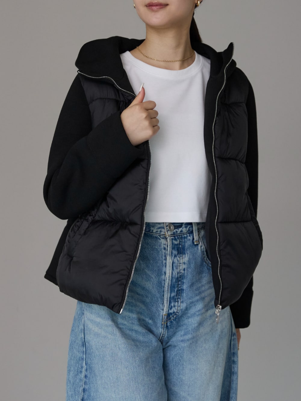 「ショート、ショート丈、ショートコート、ショートジャケット、ショートダウン、中綿ジャケット、中綿アウター、中綿ブルゾン、中綿コート、中綿ダウン、プレフェリール、秋服準備はじめました、ブラック、大人ガーリー、きれいめコーディネート」｜「PREFERIRのフーテッド キルティング ブルゾン ショートコート（ダウンジャケット/コート、ブラック系）」を使った、PREFERIR_webさん（レディース・162cm）の夏コーディネートの3枚目の写真