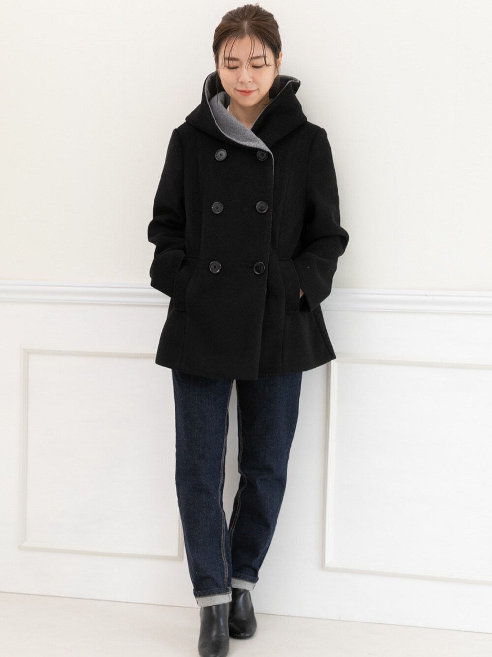 「ピーコート、Ｐコート、クリスマスに着たい服、タートルネック、冬コーデ、休日スタイル、大人可愛い、プレフェリール、PREFERIR、カジュアルコーデ、おでかけコーデ、着回しコーデ、きれいめカジュアル、大人ガーリー、カジュアルガーリー」｜「PREFERIRのフーディー Pコート（ピーコート、ブラック系）」を使った、PREFERIR_webさん（レディース・160cm）の冬コーディネートの2枚目の写真