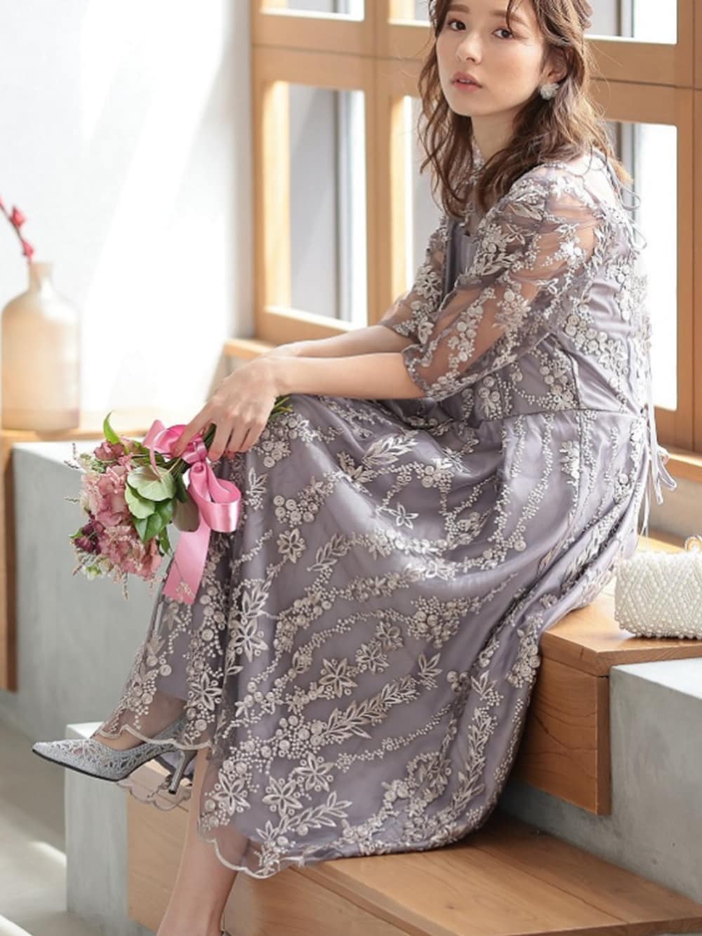 「チャンキーヒール、チャンキーヒールパンプス、チャンキーヒール美脚パンプス、最近のいい感じコーデ、お出かけコーデ、大人可愛い、パーティー、結婚式、オケージョン、チャンキーヒールサンダル、春カラー、ママファッション、ロングワンピース、30代コーデ、きれいめコーデ」｜「PREFERIRの刺繍 レース バックリボン 結婚式 パーティ ドレス（ドレス、パープル系）」を使った、PREFERIR_webさん（レディース・163cm）の春コーディネートの6枚目の写真