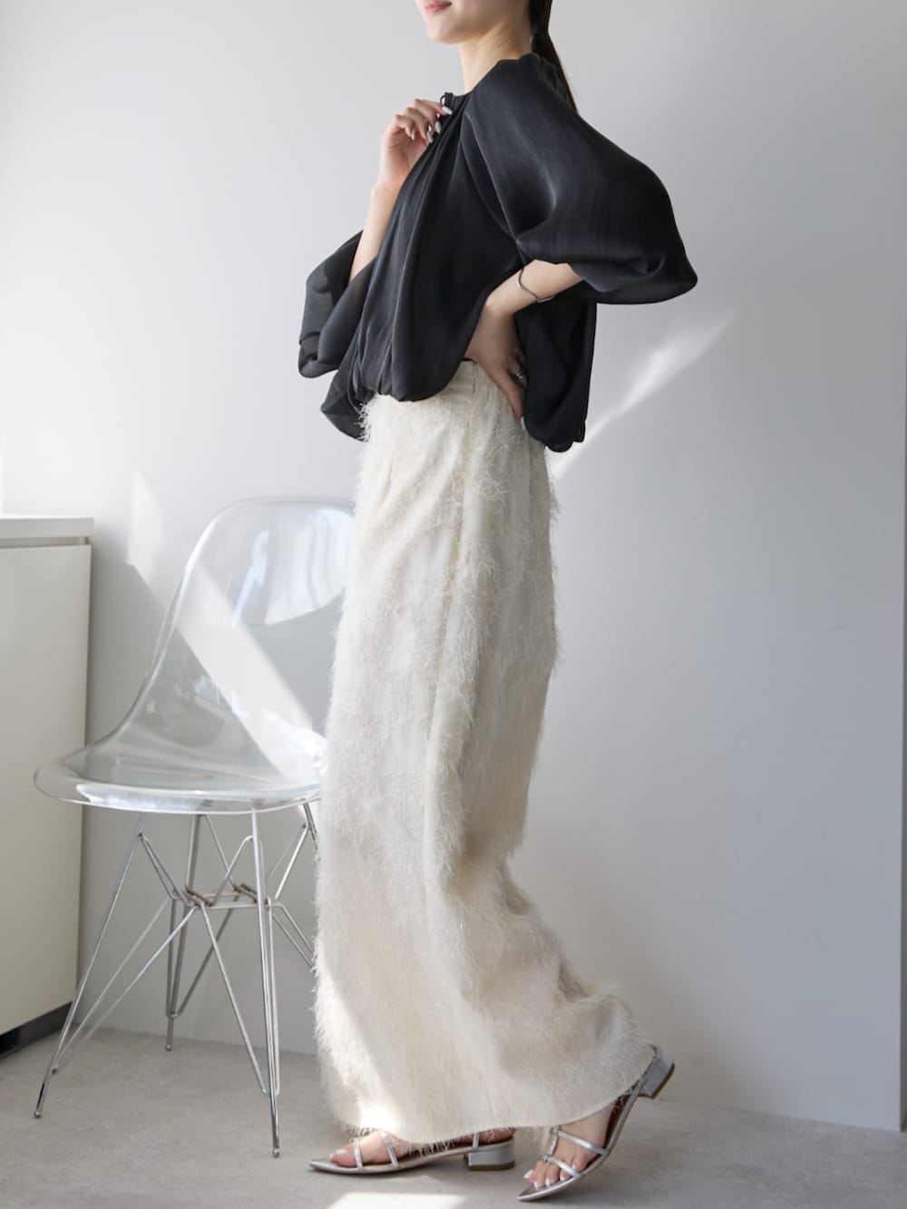 「ボレロ、ボレロカーデ、ボレロカーディガン、ボレロコーデ、ボレロジャケット、大人可愛い、パーティー、結婚式、オケージョン、プレフェリール、PREFERIR、季節の変わり目羽織コーデ、カーディガンコーデ、きれいめコーデ、ラクチンコーデ」｜「PREFERIRのボリュームスリーブ・ラメ楊柳ボレロ（カーディガン/ボレロ、ブラック系）」を使った、PREFERIR_webさん（レディース・162cm）の夏コーディネートの3枚目の写真