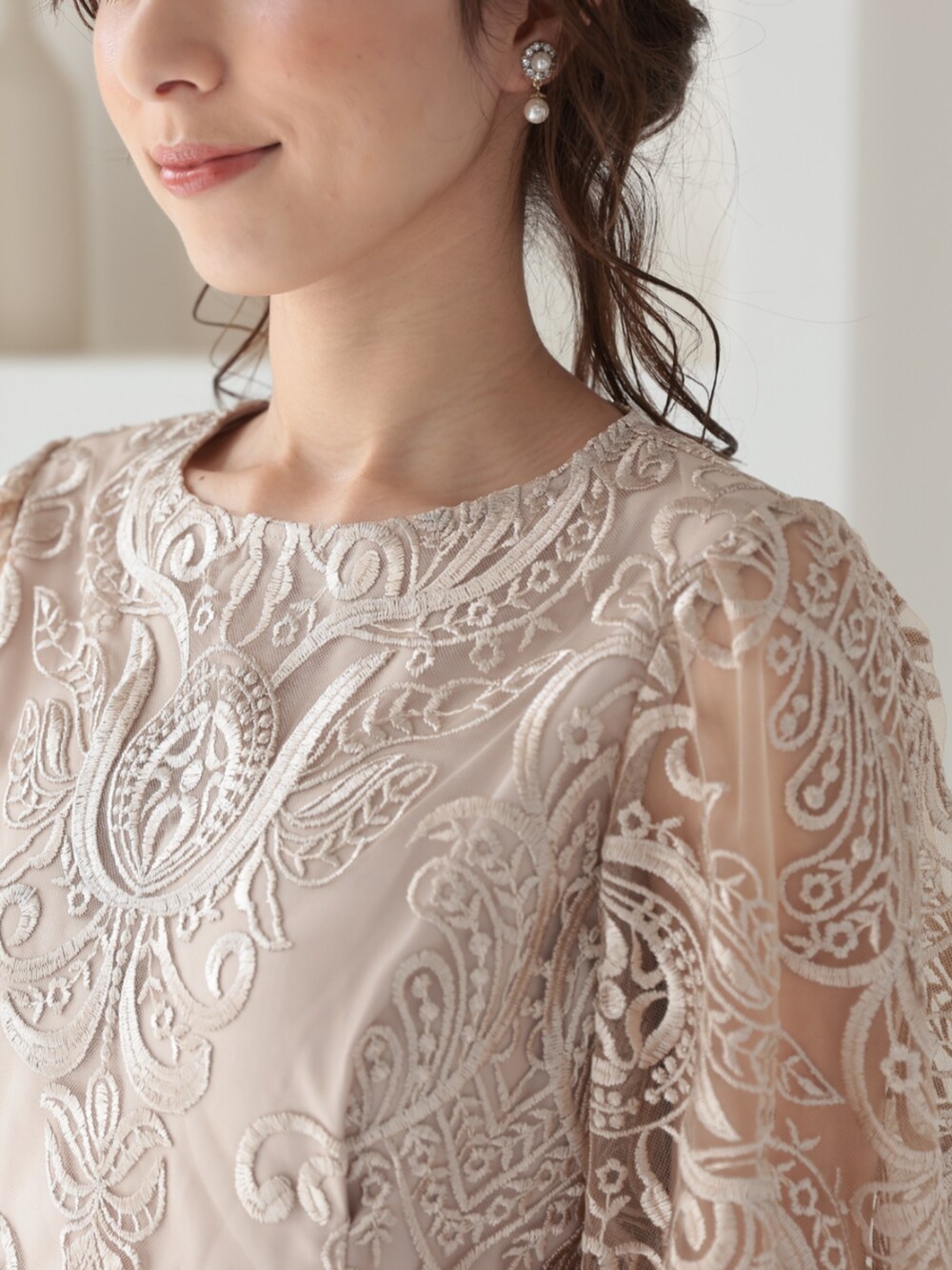 「タイトワンピース、タイト、タイトシルエット、タイトワンピ、春めき満開コーデ、大人可愛い、パーティー、結婚式、オケージョン、春服、大人女子、お出かけコーデ、春カラー、春服コーデ、初夏コーデ」｜「PREFERIRの刺繍レース バックリボン タイトドレス（ドレス、ベージュ系）」を使った、PREFERIR_webさん（レディース・163cm）の春コーディネートの9枚目の写真