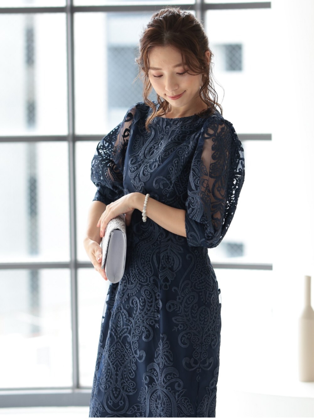 「タイトワンピース、タイト、タイトシルエット、タイトワンピ、大人可愛い、パーティー、結婚式、オケージョン、プレフェリール、PREFERIR、高身長女子コーデ、ママファッション、きれいめコーデ、初春コーデ、春ファッション」｜「PREFERIRの刺繍レース バックリボン タイトドレス（ドレス、ブルー系）」を使った、PREFERIR_webさん（レディース・163cm）の春コーディネートの6枚目の写真