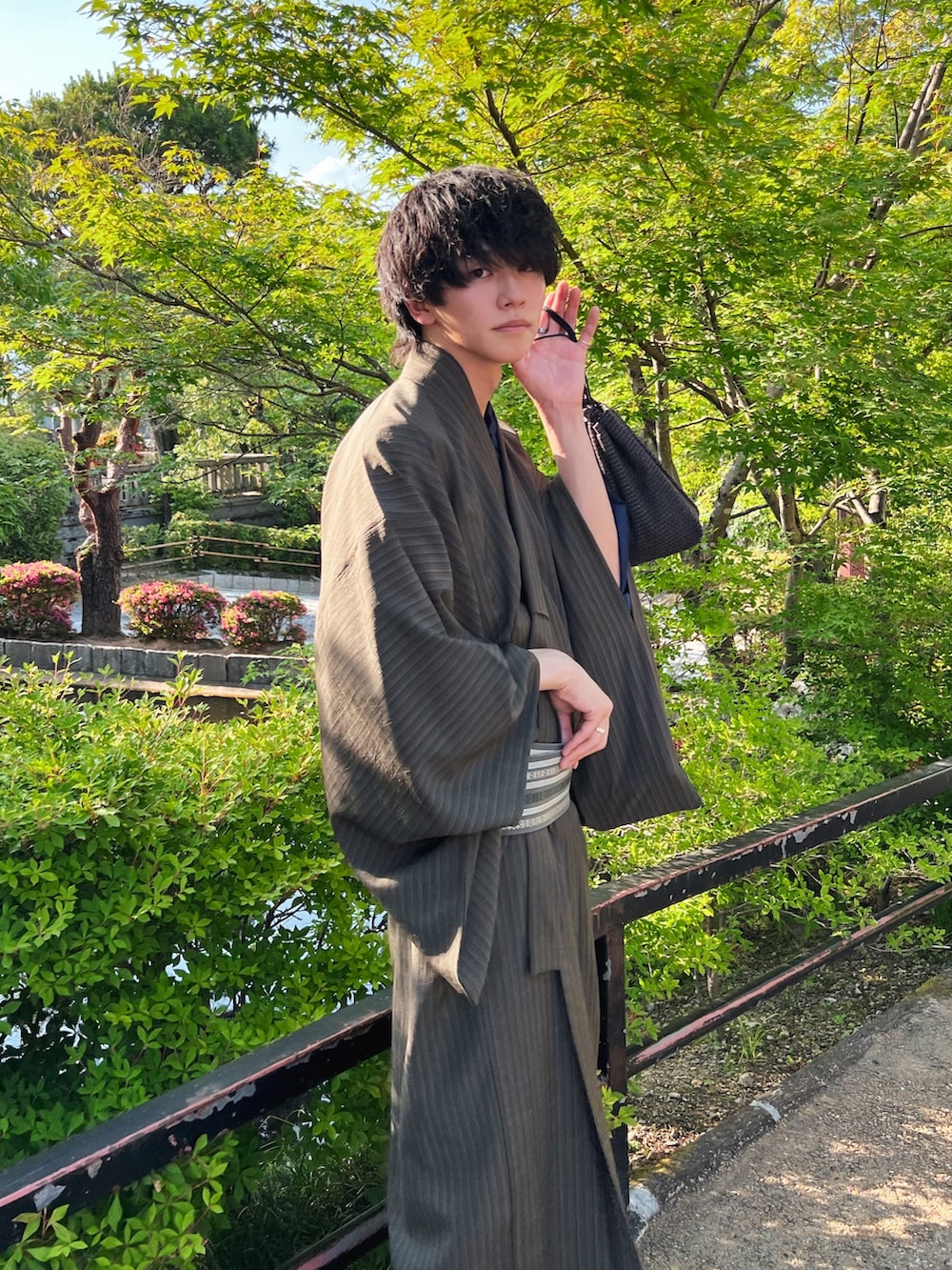 「夏、着物、浴衣、和装、巾着バッグ、帯、下駄、足袋、カーキ」｜「IRODORIのirodori kyoto（着物、グリーン系）」を使った、KAIさん（メンズ・183cm）の夏コーディネートの2枚目の写真