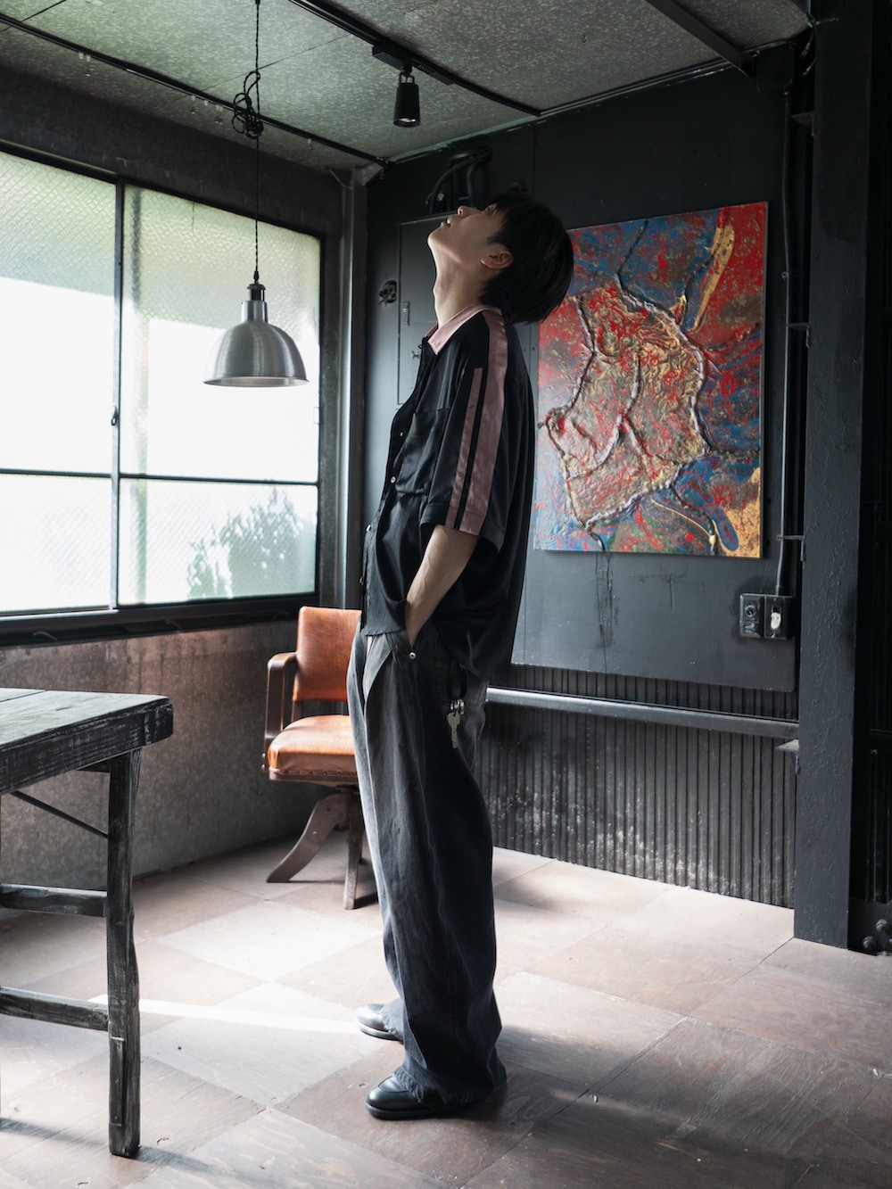 「初夏コーデ、休日コーデ、デニム、デニムパンツ、ボウリングシャツ、大人カジュアル」｜「MAISON SPECIALの【Wrangler】HAIR ON HIDE BELT【MAISON SPECIAL/メゾンスペシャル】（ベルト、その他）」を使った、KAIさん（メンズ・183cm）の夏コーディネートの2枚目の写真