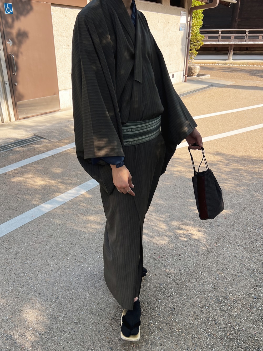 「夏、着物、浴衣、和装、巾着バッグ、帯、下駄、足袋、カーキ」｜「IRODORIのirodori kyoto（着物、グリーン系）」を使った、KAIさん（メンズ・183cm）の夏コーディネートの3枚目の写真