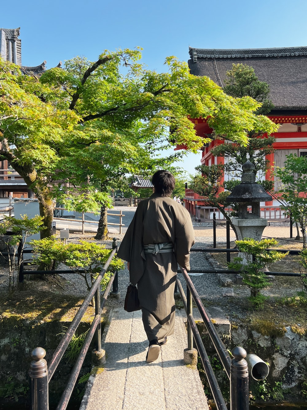 「夏、着物、浴衣、和装、巾着バッグ、帯、下駄、足袋、カーキ」｜「IRODORIのirodori kyoto（着物、グリーン系）」を使った、KAIさん（メンズ・183cm）の夏コーディネートの5枚目の写真