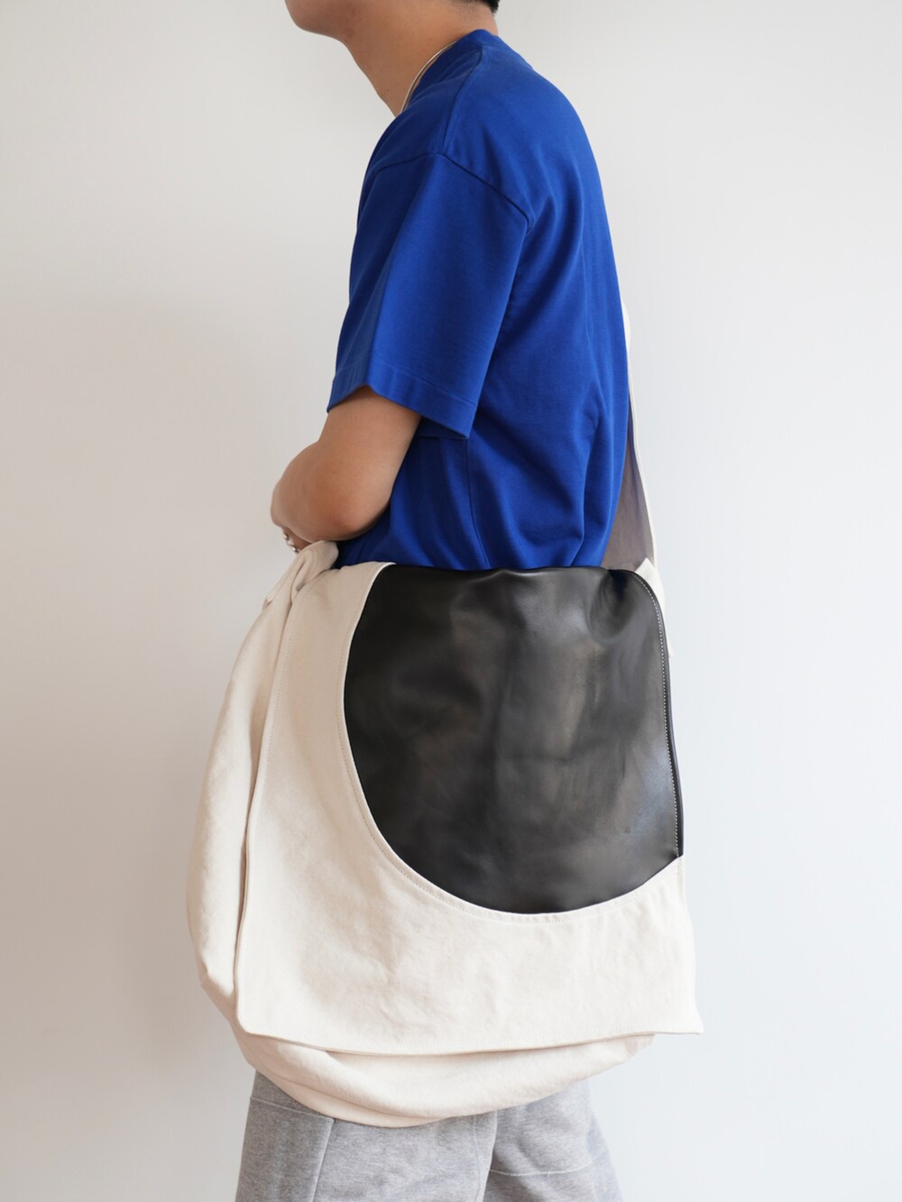 adaptart メッセンジャーバッグ kanayamataisei｜ADAPTARTのメッセンジャーバッグを使った