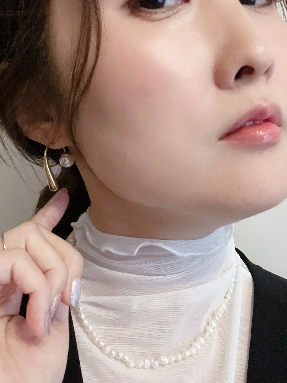 「PR、CENE、セネ、ピアス、パール、オケージョン、卒業式、入学式、ママコーデ」｜「ear PAPILLONNERの《手洗い可能》ボタンアシメジャケット【SUM1 STYLE(スミスタイル)】（ノーカラージャケット、ブラック系）」を使った、NAnaさん（レディース・158cm）の冬コーディネートの3枚目の写真