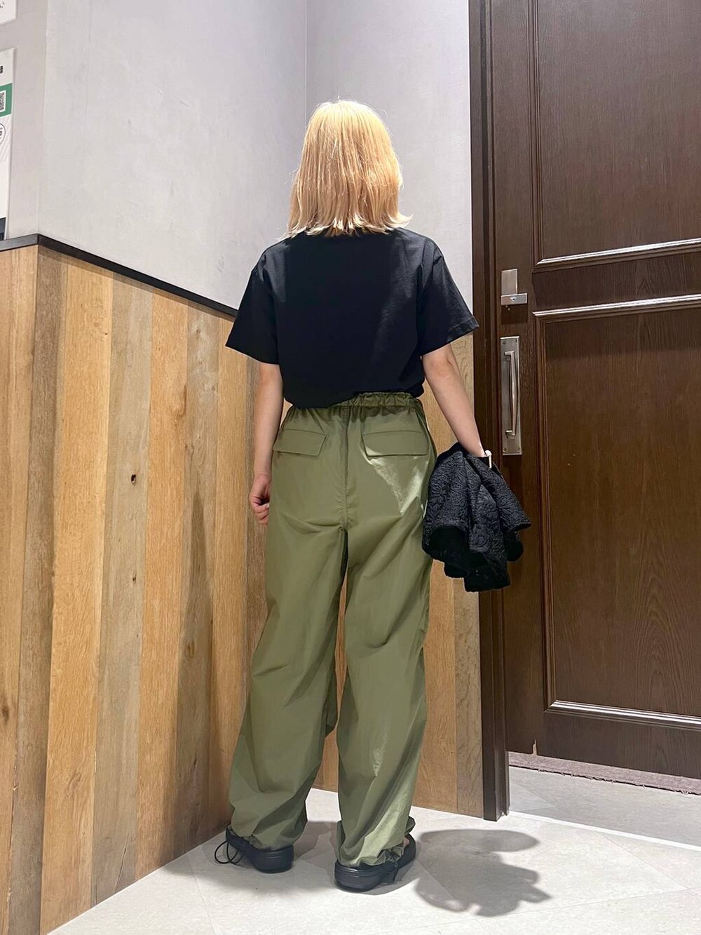 「体型カバー、カジュアル、若見え、サマーセール、セールコーデ」｜「MEIの【MEI/メイ】Tong Sandal/トングサンダル（サンダル、ブラック系）」を使った、ミンチャンさん（レディース・155cm）の夏コーディネートの7枚目の写真