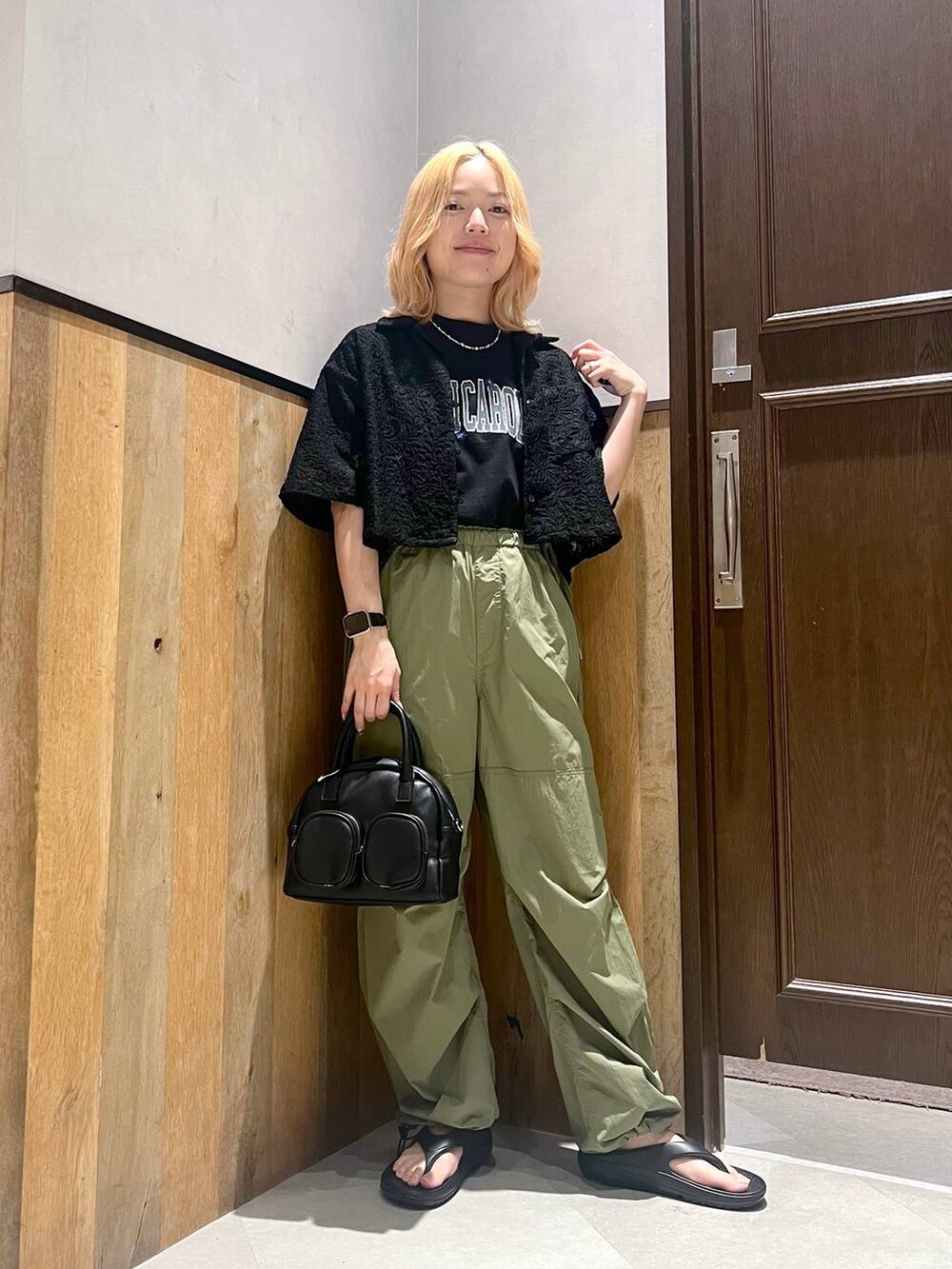 「体型カバー、カジュアル、若見え、サマーセール、セールコーデ」｜「MEIの【MEI/メイ】Tong Sandal/トングサンダル（サンダル、ブラック系）」を使った、ミンチャンさん（レディース・155cm）の夏コーディネートの2枚目の写真