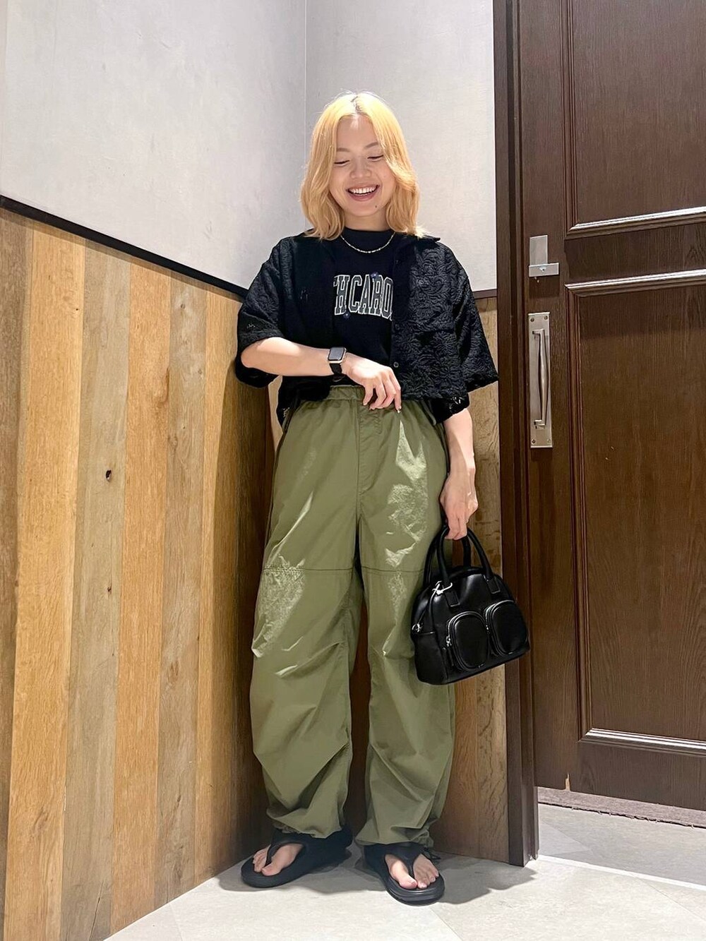 「体型カバー、カジュアル、若見え、サマーセール、セールコーデ」｜「MEIの【MEI/メイ】Tong Sandal/トングサンダル（サンダル、ブラック系）」を使った、ミンチャンさん（レディース・155cm）の夏コーディネートの8枚目の写真