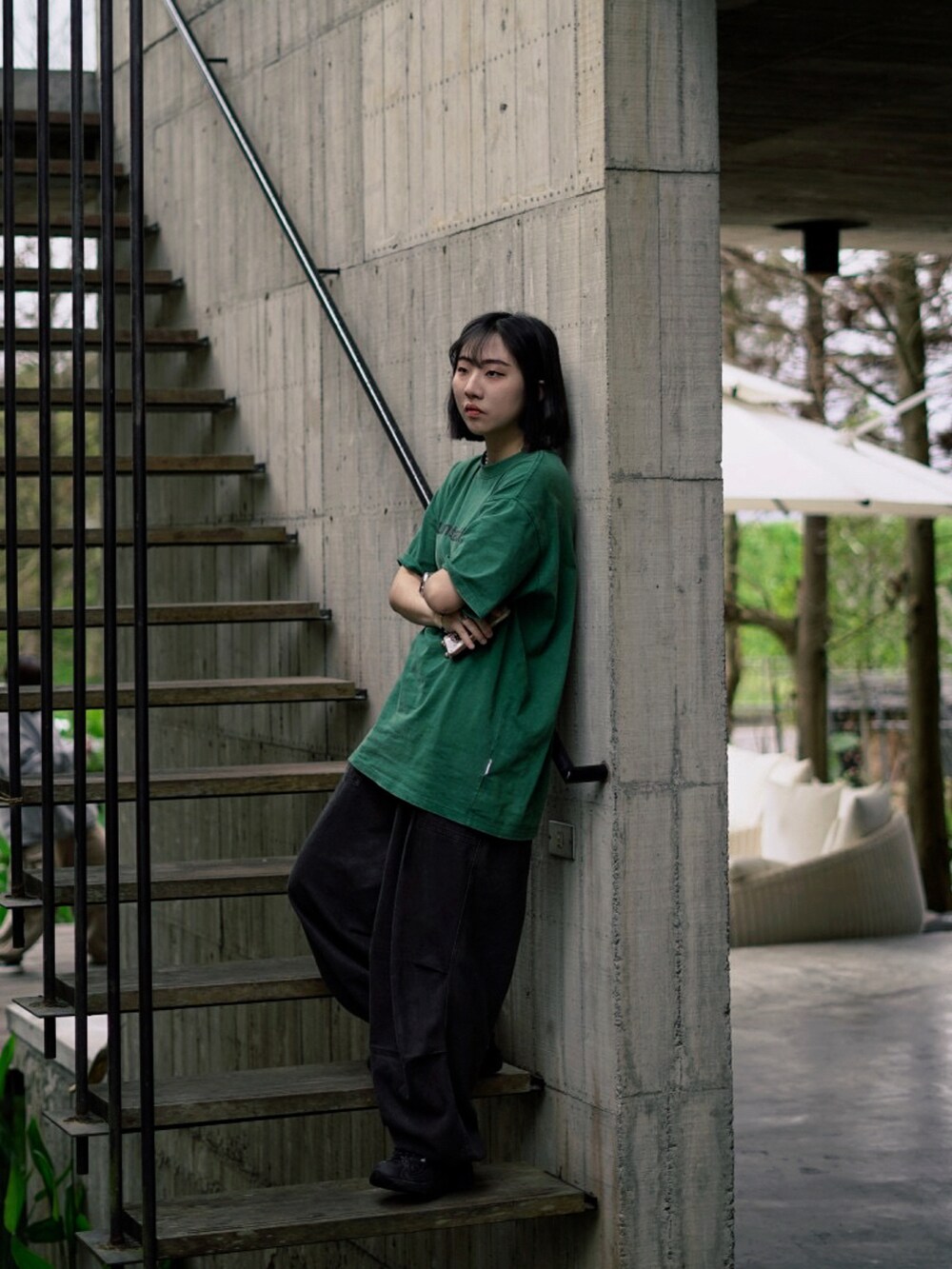 「NEW BALANCEのNew Balance ニューバランス ML703BC(D) TRIPLE BK(BC)（スニーカー、ブラック系）」を使った、Doraさん（レディース・173cm）の春コーディネートの2枚目の写真