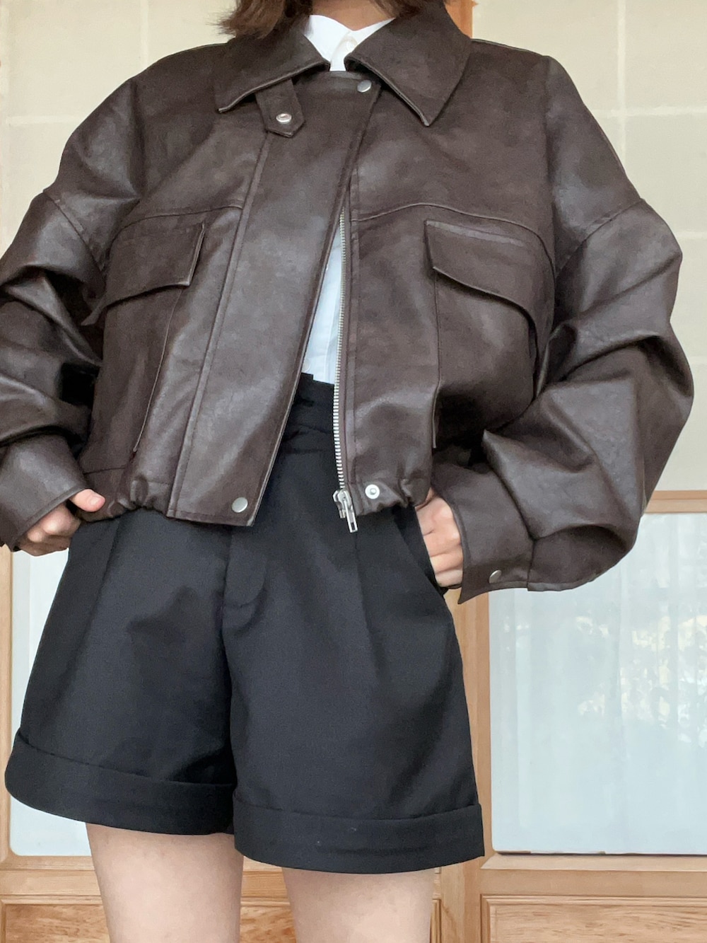 「レザージャケット、カフェコーデ、低身長コーデ」｜「GRLのレースアップレザー厚底ミドルブーツ［zr1118］（ブーツ、ブラック系）」を使った、へっぽこちゃんさん（レディース・148cm）の春コーディネートの3枚目の写真
