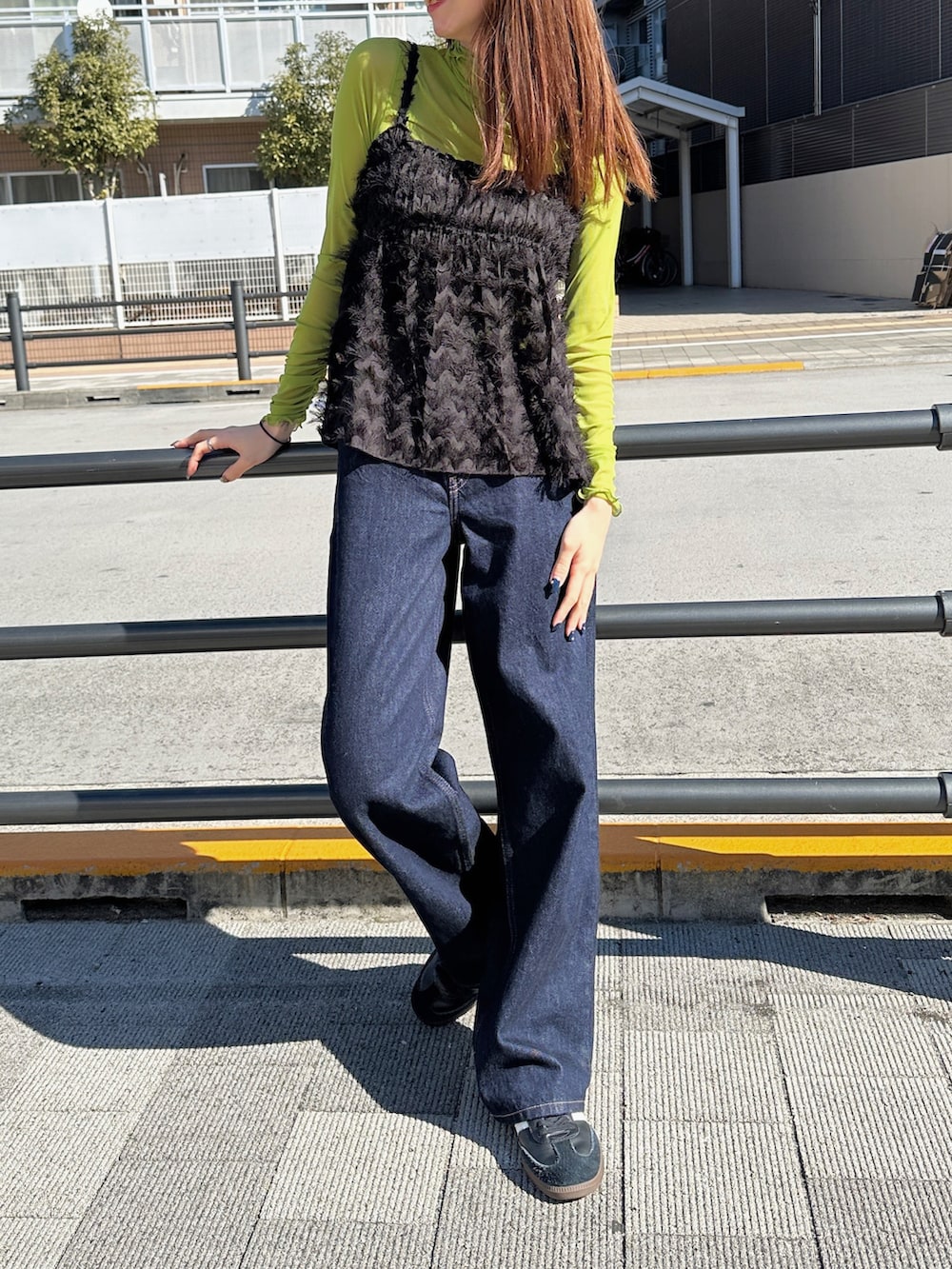 「大人カジュアル、CLEA、un+frame、春コーデ」｜「un+frameのshirring mellow high neck sheer inner tops／袖シャーリングメロウハイネックシアーインナートップス（Tシャツ/カットソー、グリーン系）」を使った、CLEAさん（レディース・160cm）の冬コーディネートの2枚目の写真