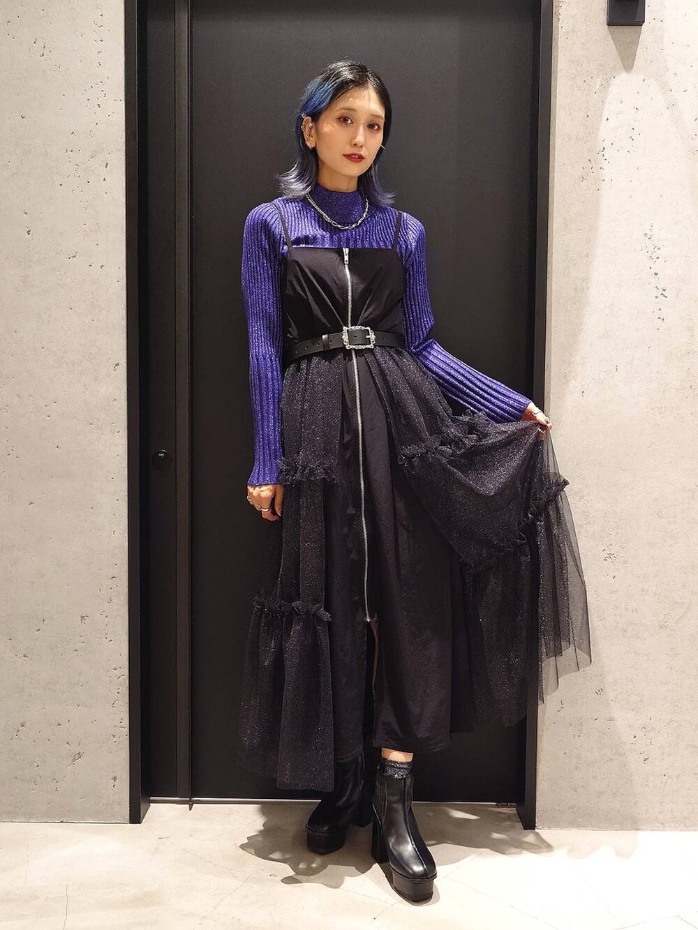 「カジュアル、着痩せ・細見え、デート/ロマンティック、女子会、低身長、女子ウケ、ワントーン、ベーシック/シンプル、きれいめ、HARE、秋コーデ、キャミワンピース、カーディガン、ドットエスティ秋コーデ、モード」｜「HAREのモチーフツキチェーンネックレス(HARE)（ネックレス、シルバー系）」を使った、sayaさん（レディース・157cm）の秋コーディネートの3枚目の写真