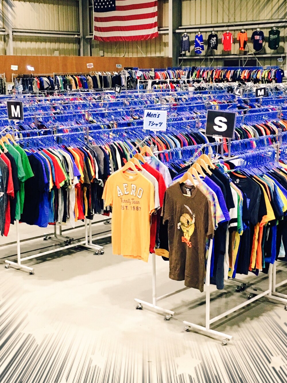 「古着、古着MIX、古着コーデ、古着好きな人と繋がりたい、古着男子、ペイズリー、ペイズリー柄、ペイズリー柄シャツ、m47、M-47、WAIPER、カーゴパンツ、カーゴパンツコーデ、ミリタリーコーデ、ミリタリー」｜「ZARAのアイテム（シャツ/ブラウス、オレンジ系）」を使った、KEITA(ΦωΦ)さん（メンズ・182cm）の夏コーディネートの2枚目の写真