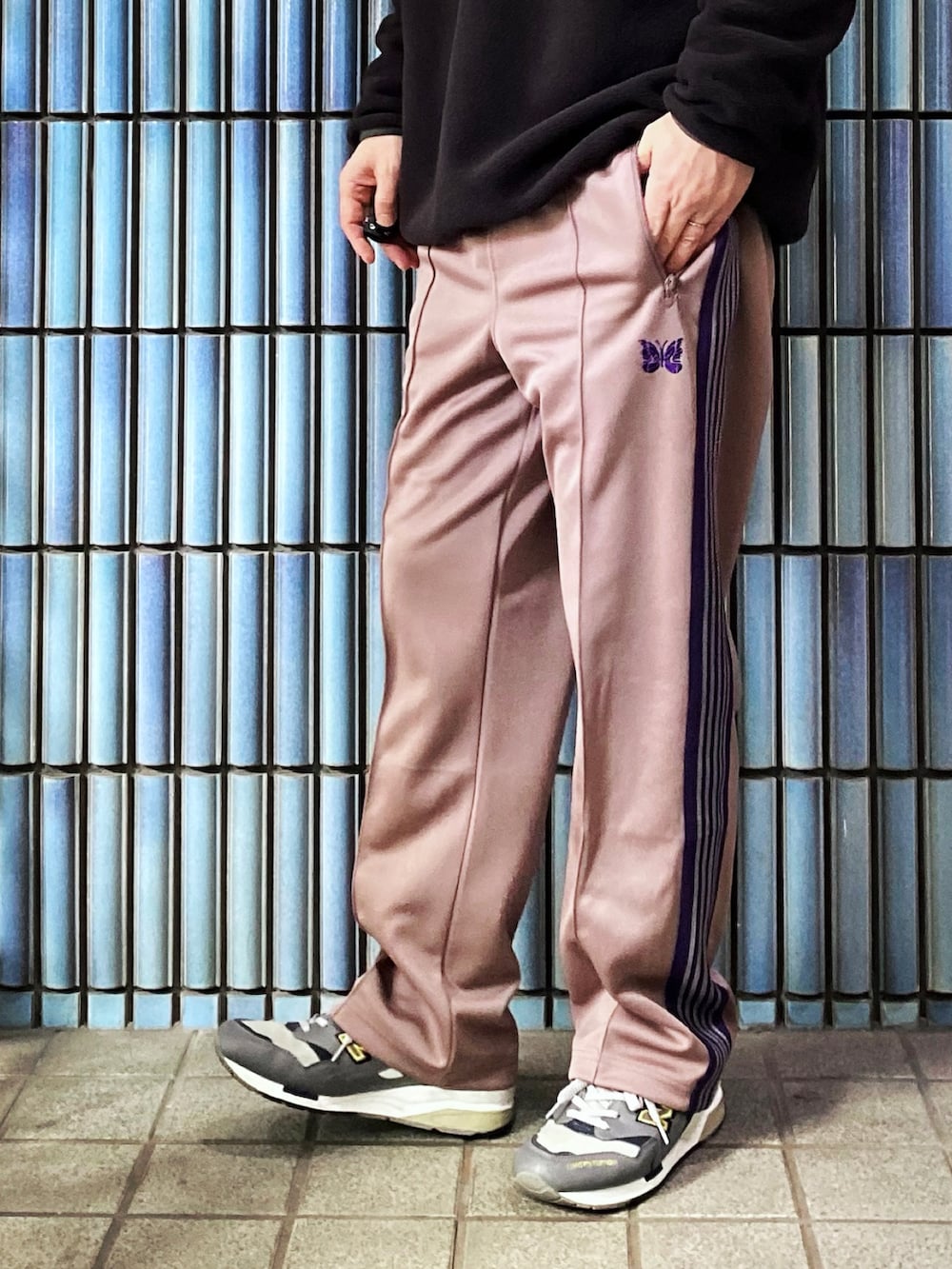 「パタゴニア、パタゴニアのフリース、patagonia、patagoniaのフリース、スナップT、シンチラ、シンチラスナップT、NEEDLES、needles トラックパンツ、ニードルス、ニードルズ、トラックパンツ、ラインパンツ、スポーツミックス、レトロX」｜「patagoniaのSynch Snap-T pullover（トップス、ブラック系）」を使った、KEITA(ΦωΦ)さん（メンズ・182cm）の冬コーディネートの3枚目の写真
