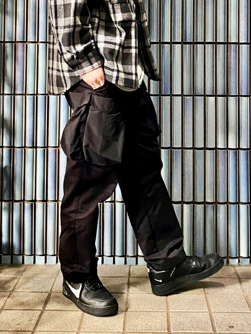 「timely warning、NULLTOKYO、チェック、チェックシャツ、柄シャツ、私の推しブランド、カーゴパンツ、カーゴパンツコーデ、モノマート、MONO-MART、エアフォースワン、AIR FORCE 1、モノトーンコーデ、CPOジャケット、CPOシャツ」｜「TIMELY WARNINGのTimely Warning / 《 WEB限定 》 メルトンライク ドロップショルダー CPO ジャケット セットアップ  / ビッグシルエット / ウールライク ウール混 / カットジャケット パンツ（セットアップ、グレー系）」を使った、KEITA(ΦωΦ)さん（メンズ・182cm）の冬コーディネートの3枚目の写真