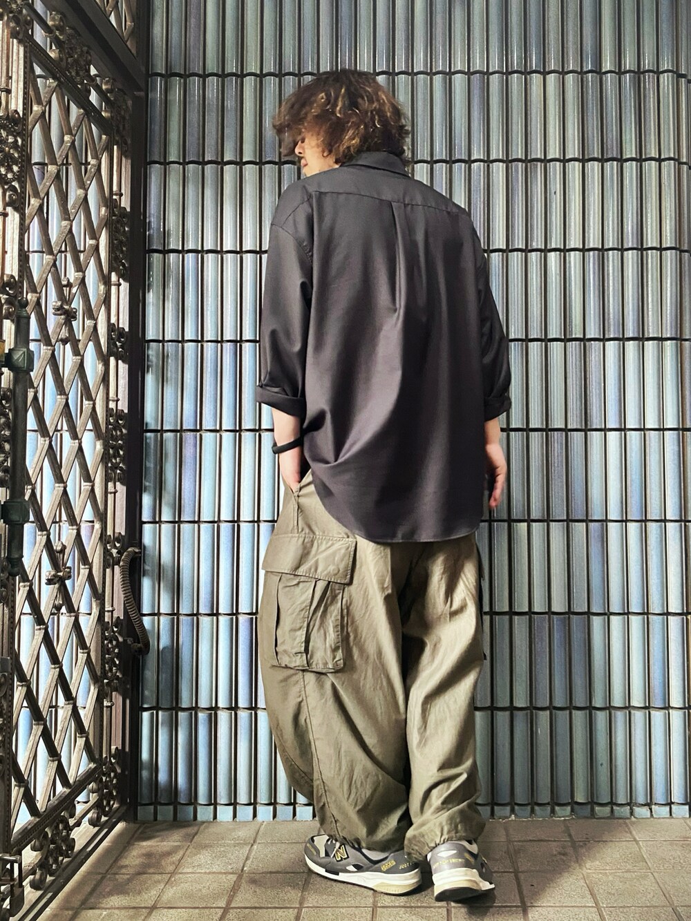 「シャツ好き集まれ、夏コーデ、NEEDLES、ニードルス、ニードルズ、カーゴパンツ、カーゴパンツコーデ、ヒザデルパンツ、nano・universe、nanouniverse、ミリタリー、ミリタリーコーデ、ミリタリーパンツ、シャツスタイル、シャツコーデ」|「Needlesの<NEEDLES> BDU PT/パンツ □□(カーゴパンツ、グリーン系)」を使った、KEITA(ΦωΦ)さん(メンズ・182cm)の夏コーディネートの4枚目の写真