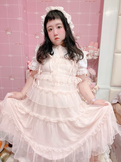チュールドロストロングワンピースを使った人気ファッション