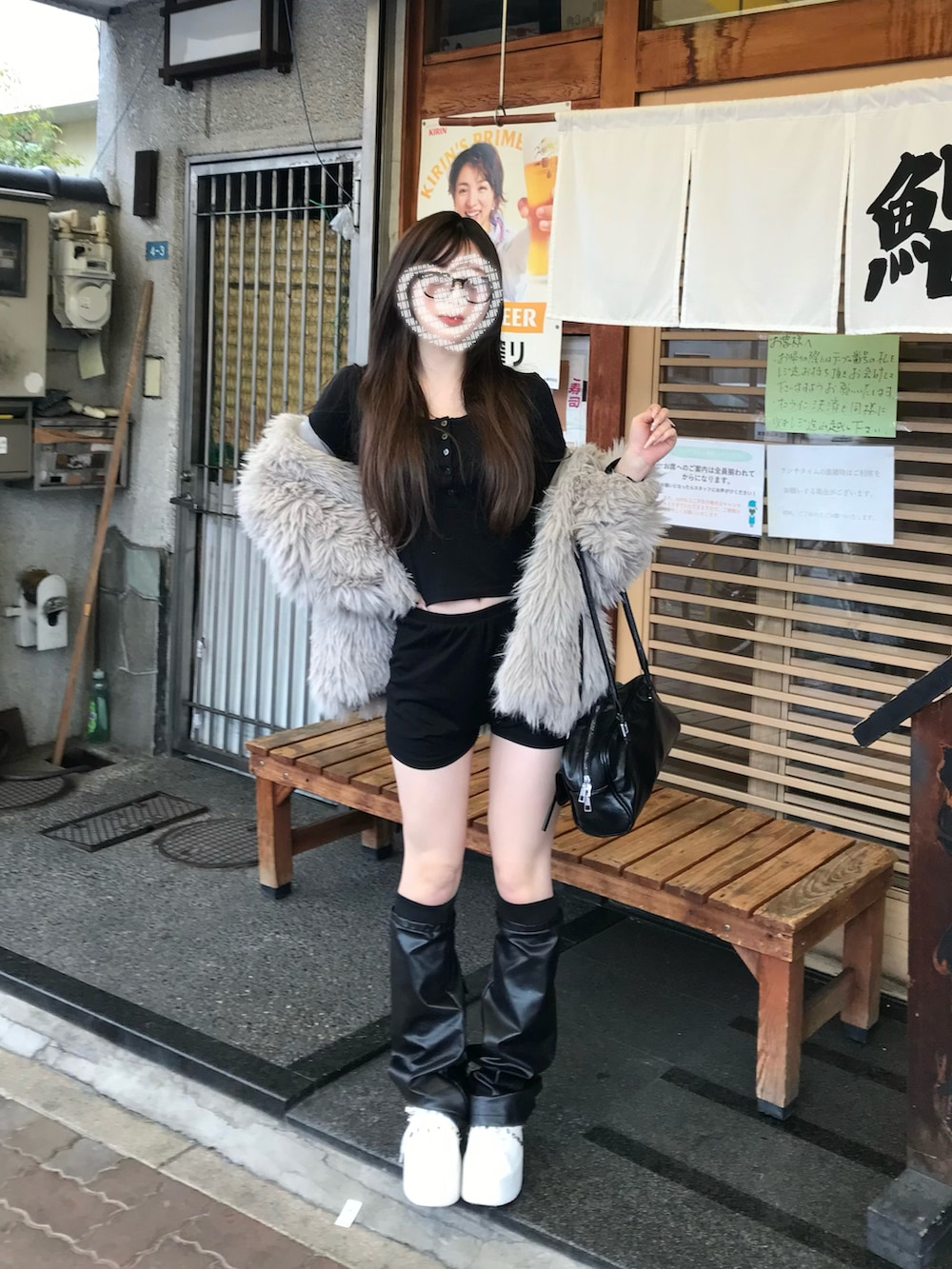 「セットアップ、ブラックコーデ」｜「kisstheclubのアイテム（トップス、ブラック系）」を使った、深結(みゆ)さん（骨格ストレート・レディース・159cm）の春コーディネートの2枚目の写真
