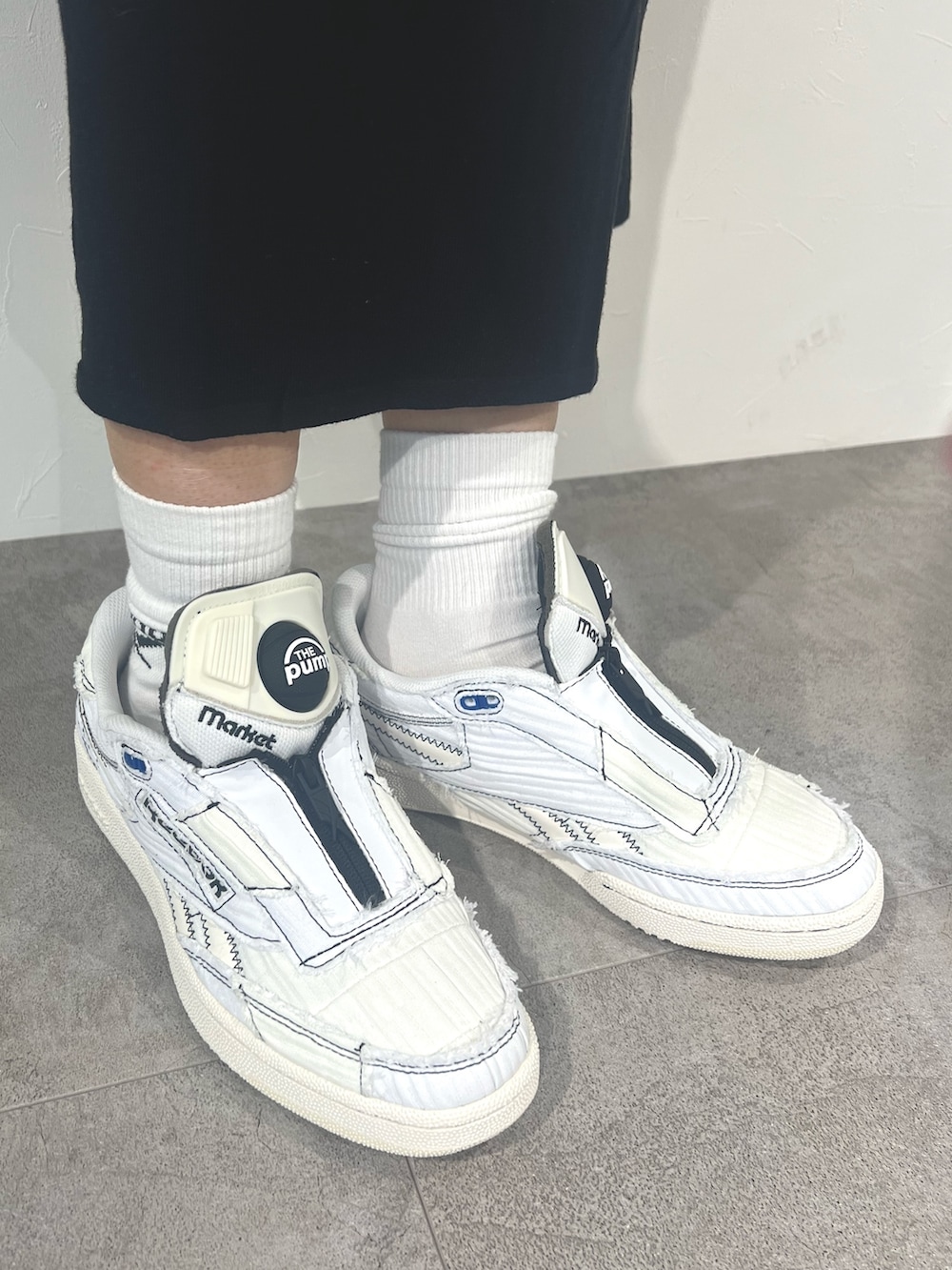 「reebok、リーボック(Reebok)、market、スニーカー、クラブシー、CLUB C、ポンプ、CLUB C 85 PUMP、ワンピース」｜「Reebokのマーケット クラブシー 85 ポンプ / MARKET CLUB C 85 PUMP （スニーカー、ホワイト系）」を使った、リーボックさん（レディース・168cm）の冬コーディネートの2枚目の写真