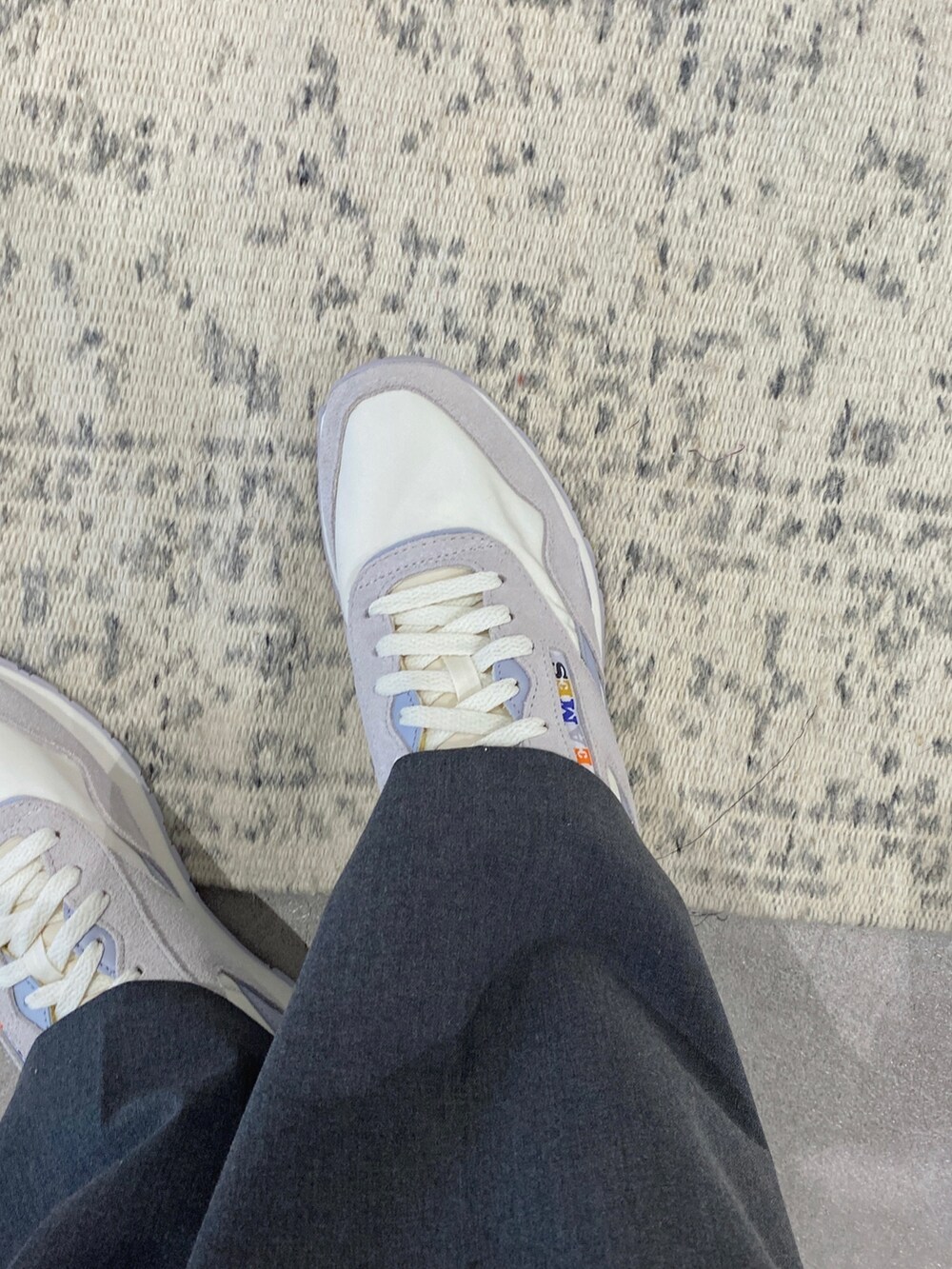 「reebok、リーボック(Reebok)、Reebokclassic、イームズ、eames、ナイロン、シンプルコーデ、レイヤード、重ね着コーデ、骨格ウェーブ」｜「Reebokのイームズ クラシック ナイロン / EAMES CLASSIC NYLON（スニーカー、ホワイト系）」を使った、リーボックさん（レディース・158cm）の冬コーディネートの3枚目の写真
