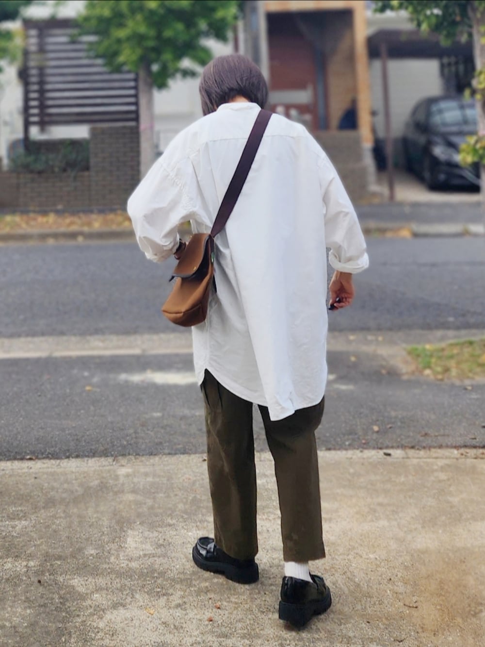 「ファッションを楽しもう、メンズライク、骨格ナチュラル、イエベ秋、159cm、ユニクロ、MUJI Labo、ブレディ、ローファー、CPCM、カーゴパンツ」｜「CPCMのアイテム（カーゴパンツ、グリーン系）」を使った、RIyO.さん（骨格ナチュラル・レディース・159cm）の秋コーディネートの3枚目の写真