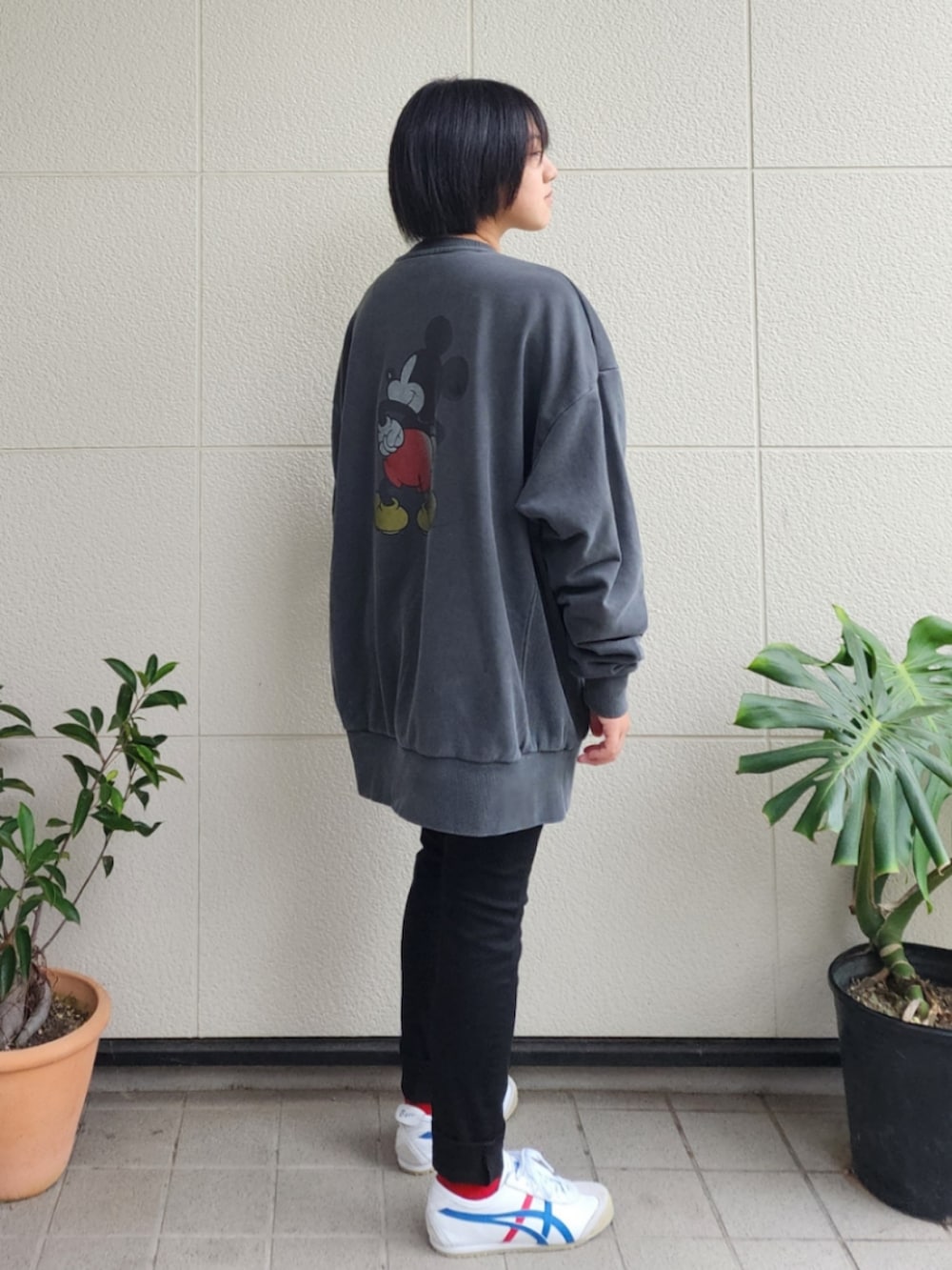 「Onitsuka Tiger、シンプルコーデ、淡色コーデ、秋服準備はじめました」｜「Onitsuka TigerのMEXICO 66 / メキシコ 66（スニーカー、ホワイト系）」を使った、RIyO.さん（骨格ナチュラル・レディース・159cm）の夏コーディネートの2枚目の写真