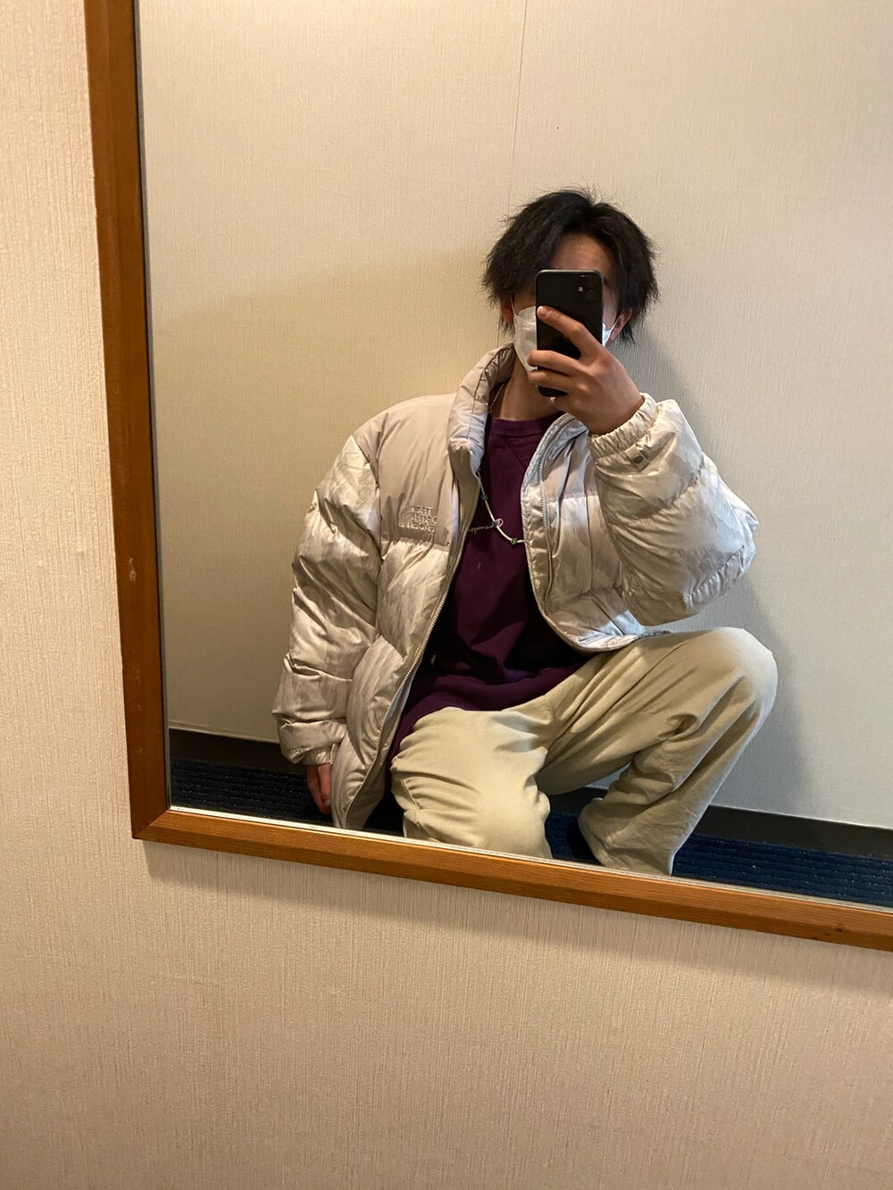「シンプルコーデ、おしゃれさんと繋がりたい、低身長、低身長コーデ、冬コーデ、クリスマスに着たい服、クリスマス、フォロバ100％、ヌプシ」｜「THE NORTH FACEのアイテム（ダウンジャケット/コート、ホワイト系）」を使った、ふみ【相互】さん（メンズ・166cm）の冬コーディネートの2枚目の写真