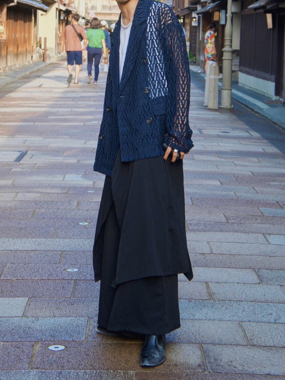 「金沢、秋服まるっと大公開、秋服、秋服コーデ、メンズコーデ、メンズファッション、モード、キレイめ、レースジャケット、スカンツ、Ellno Loset、selleglant、ジャケット」｜「Ellno Losetのロングスカンツ/セットアップ対応（スカート、ブラック系）」を使った、rikuto___24さん（メンズ・173cm）の秋コーディネートの3枚目の写真