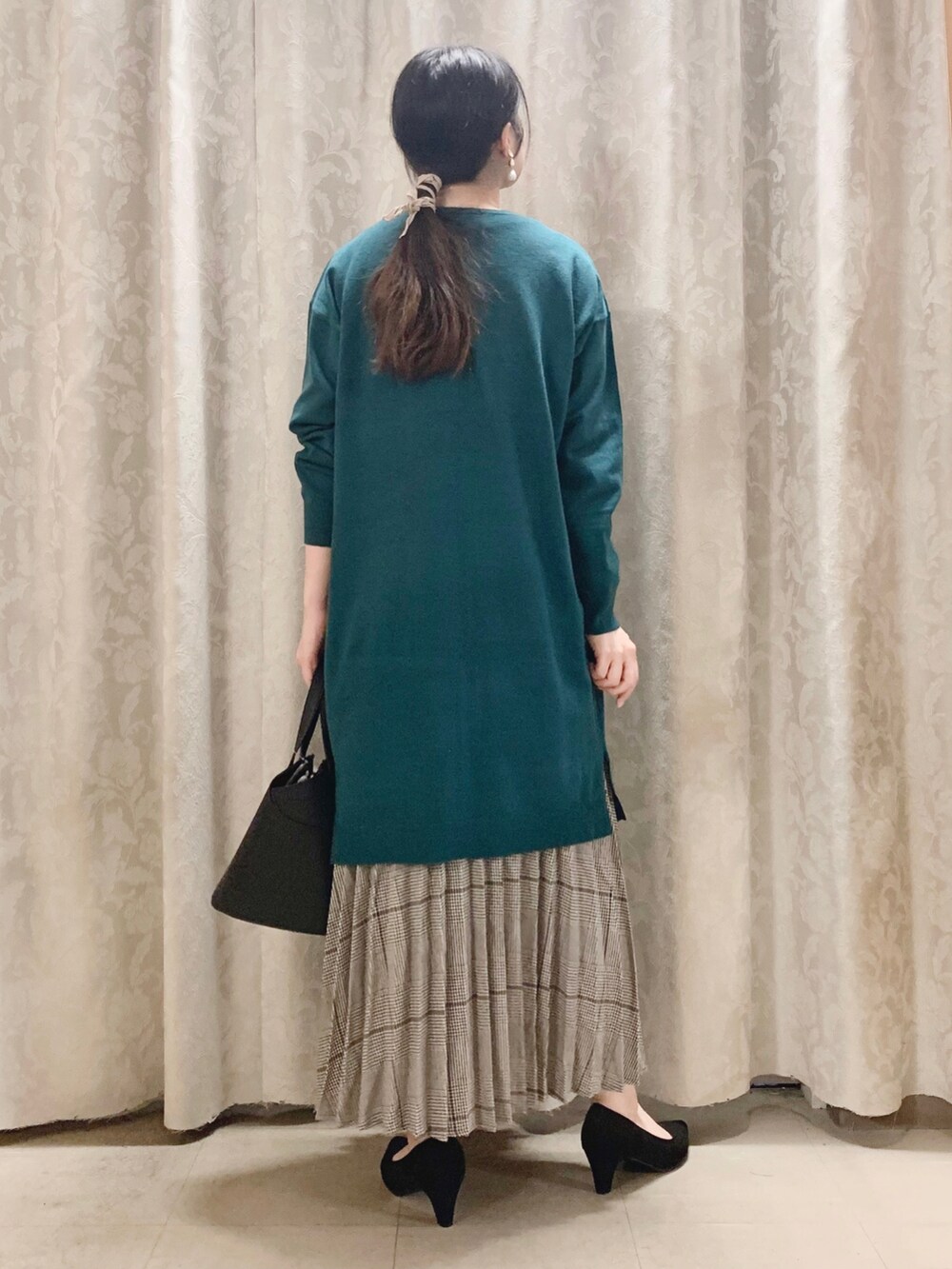 「チェック、カーディガン、ブラウス、スカート、きれいめコーディネート、休日スタイル、シューラルー、SHOO-LA-RUE、オトナ女子、DRESKIP」｜「SHOO・LA・RUEのもちもち トッパー カーディガン（カーディガン/ボレロ、グリーン系）」を使った、かのさん（骨格ストレート・レディース・157cm）の秋コーディネートの3枚目の写真