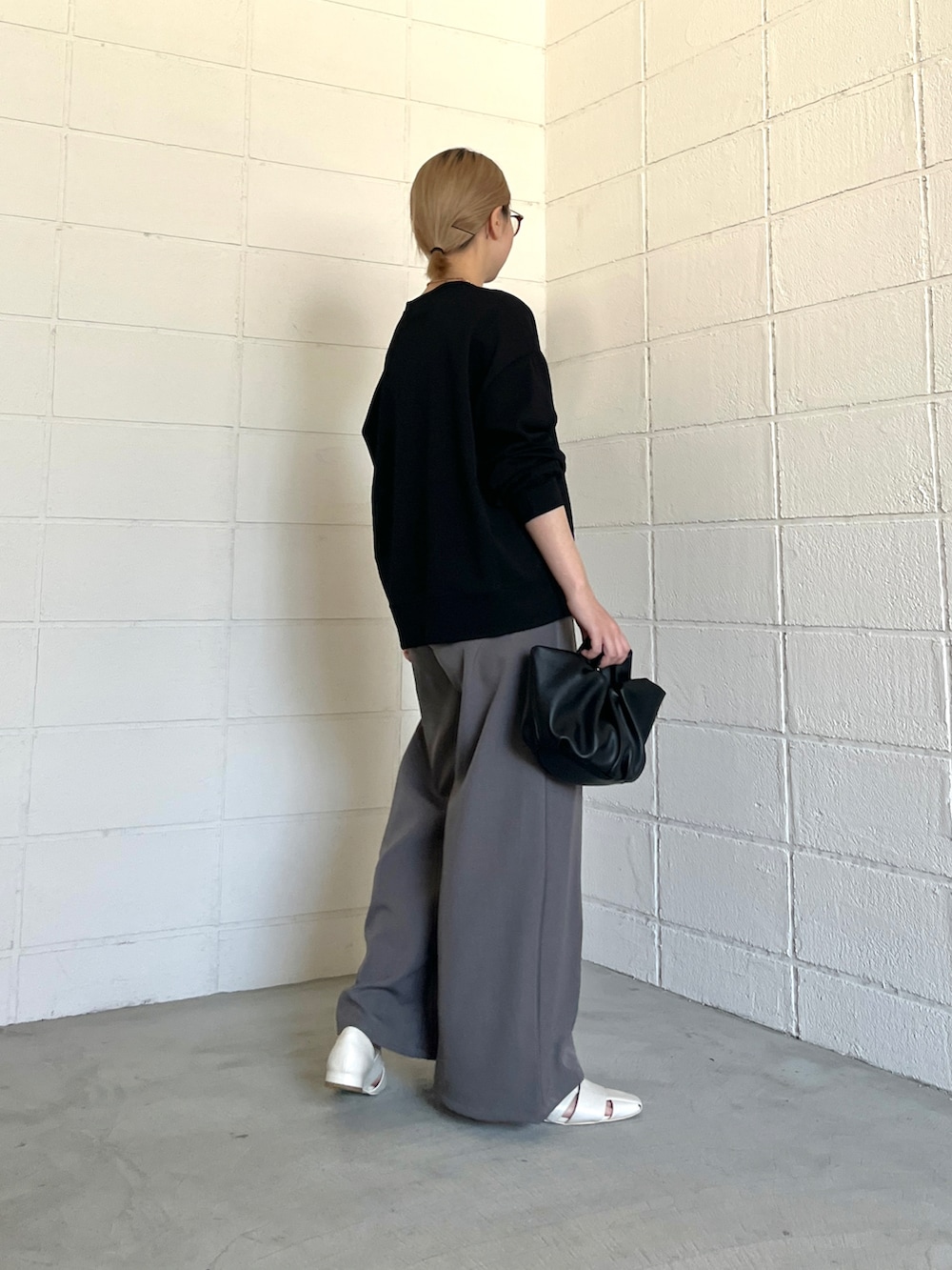 「Bou Jeloudのアートプリントトップス（Tシャツ/カットソー、ブラック系）」を使った、TSUKIさん（レディース・153cm）の春コーディネートの2枚目の写真