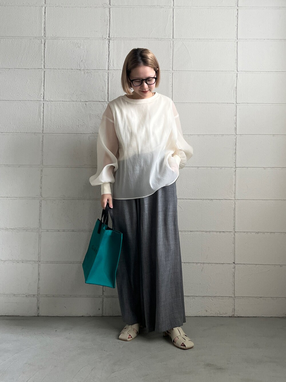 「Bou Jeloudのシアーレイヤードプルオーバー（Tシャツ/カットソー、ホワイト系）」を使った、TSUKIさん（レディース・153cm）の春コーディネートの2枚目の写真