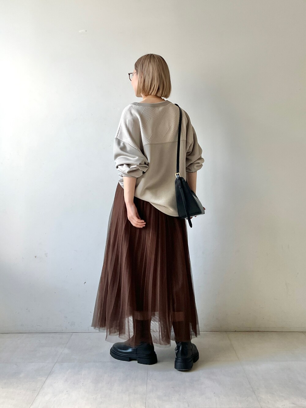 「低身長、低身長コーデ、チュールスカート、プルオーバー、スウェット」｜「Bou Jeloudのキルティング切替プルオーバー（Tシャツ/カットソー、グレー系）」を使った、TSUKIさん（レディース・153cm）の冬コーディネートの4枚目の写真